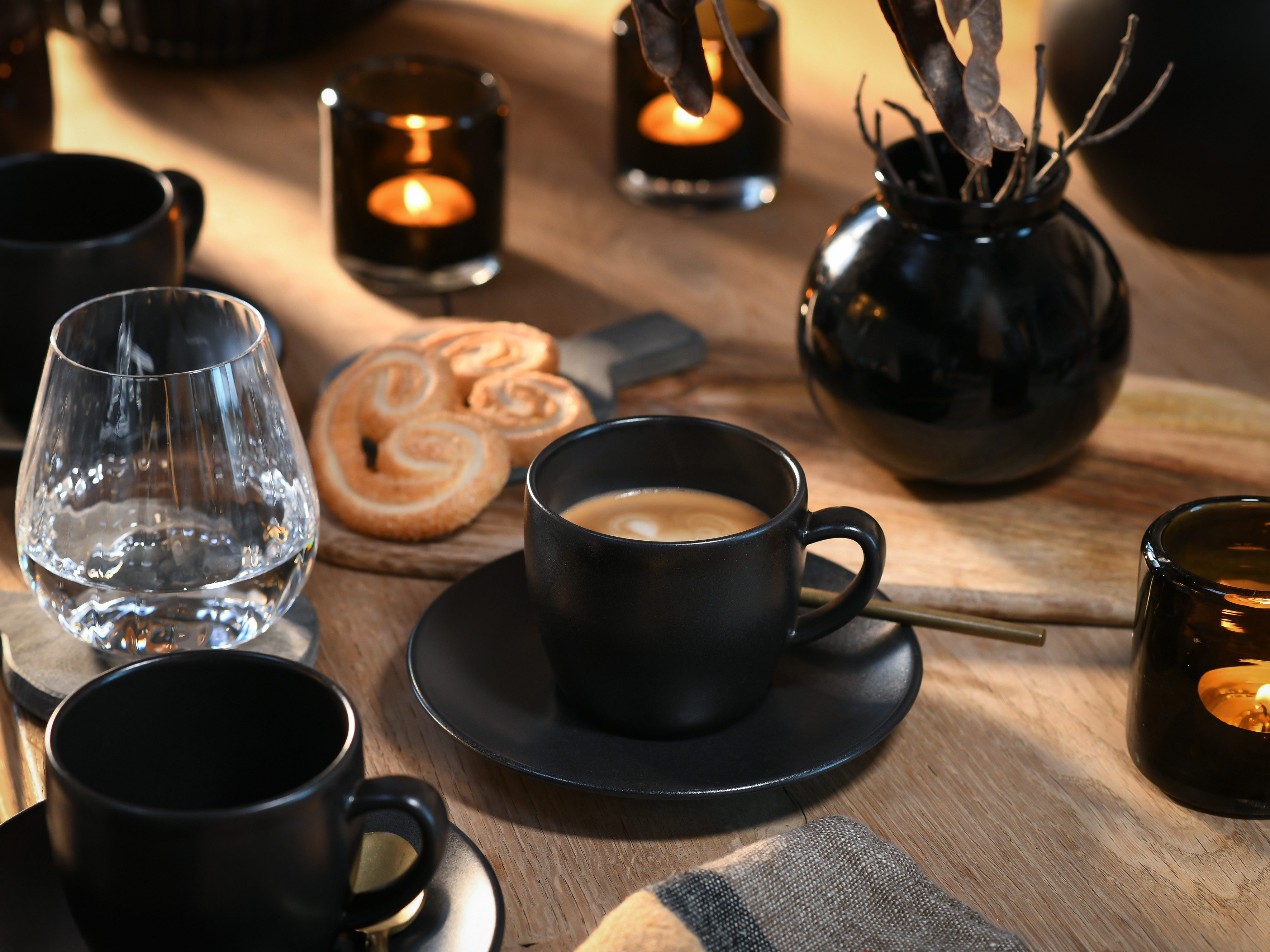 CreaTable Cappuccinotasse Soft Touch Black, 12-tlg., Steinzeug, 12-teiliges Set, mit Untertasse