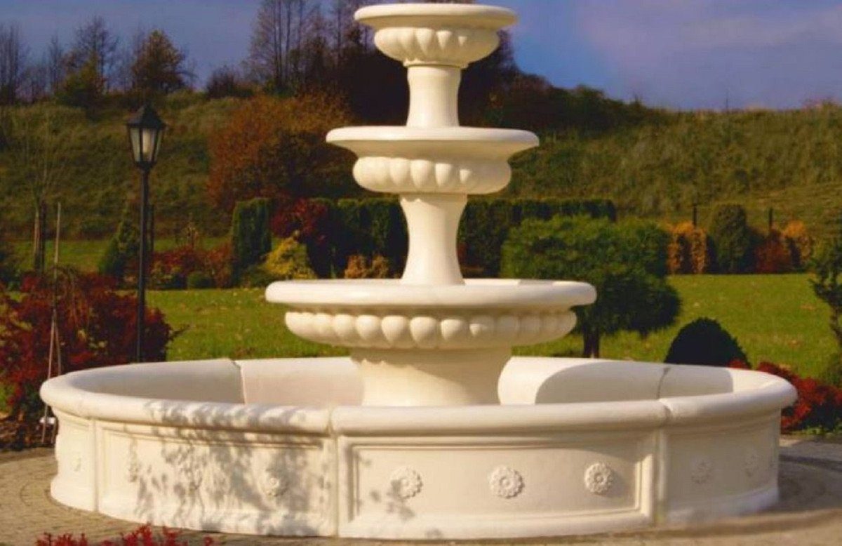 Casa Padrino Gartenbrunnen Barock Garten Deko Springbrunnen Sandfarben Ø 255 x H. 171 cm - Prunkvoller Gartenbrunnen im Barockstil - Stein Brunnen mit Umrandung - Barock Garten & Terrassen Deko Accessoires