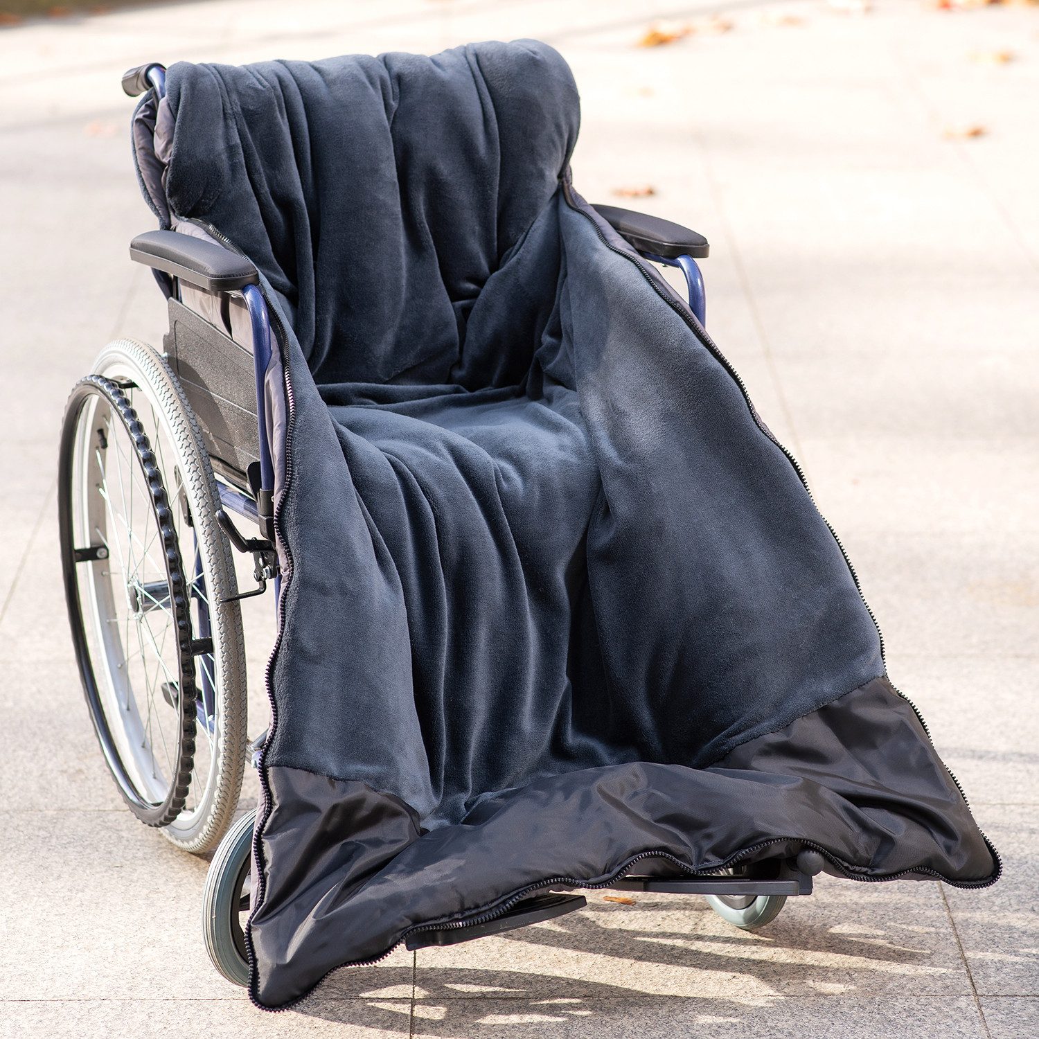 novely® Fußsack OWEN Rollstuhl-Fußsack aus Soft Fleece - Für Rollstühle ohne Armlehnen, Wetterfest; Thermo-warm und Ultraweich