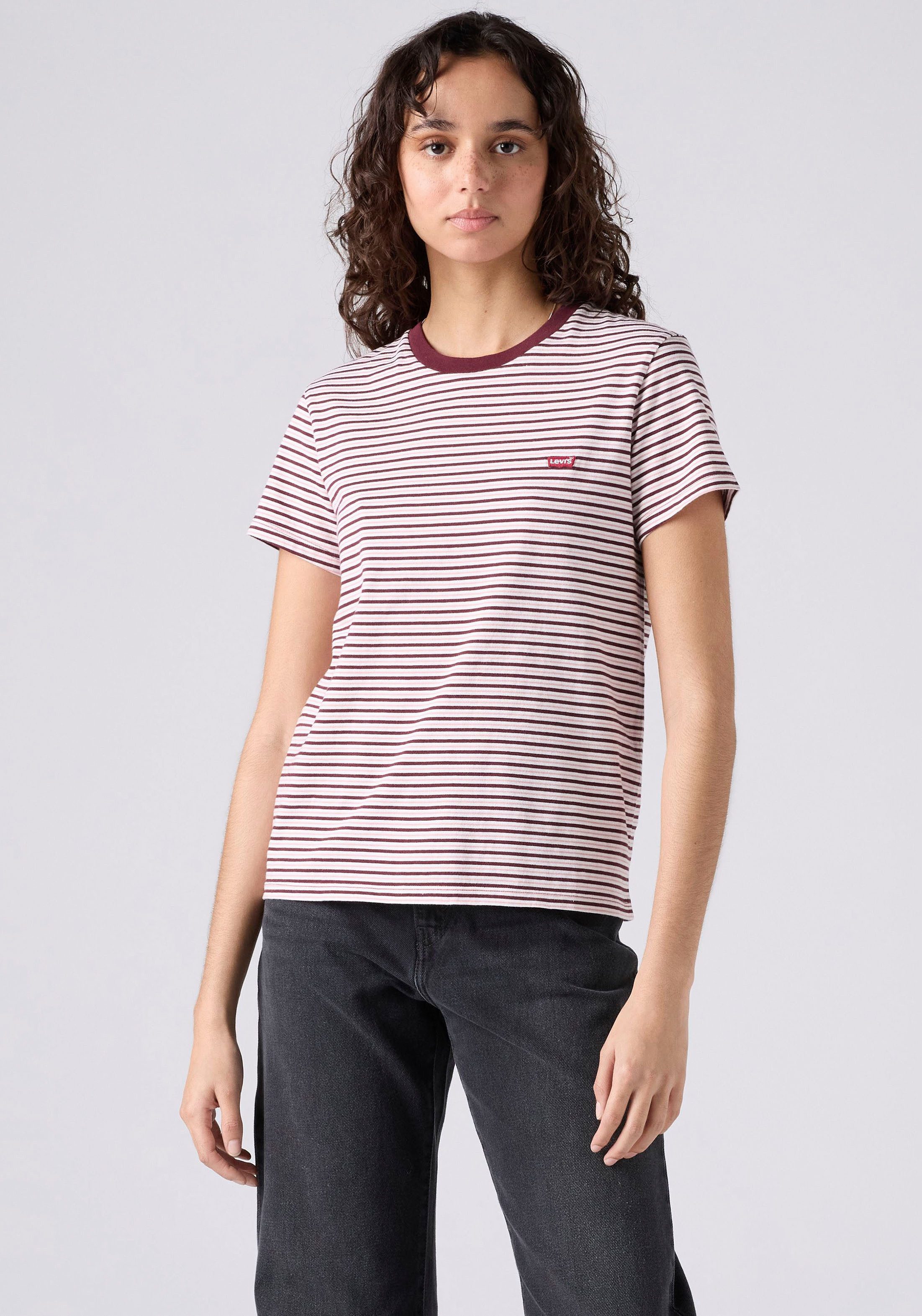 Levi's® T-Shirt PERFECT TEE mit kleiner Logo-Stickerei