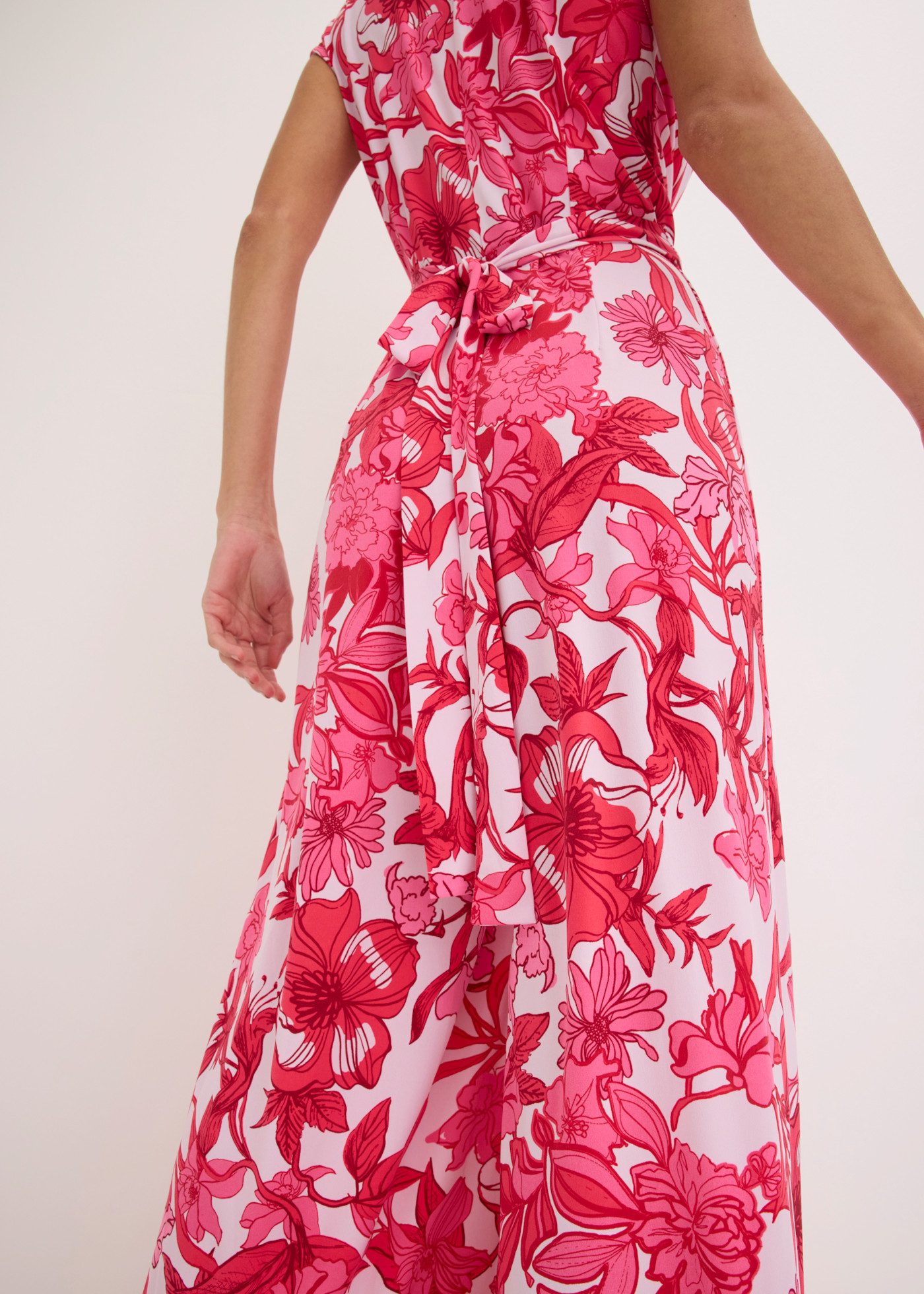 bonprix Jumpsuit floral bedruckt, weites Bein, mit Drapierung in der Taille, ärmellos – Bild 3 von 5