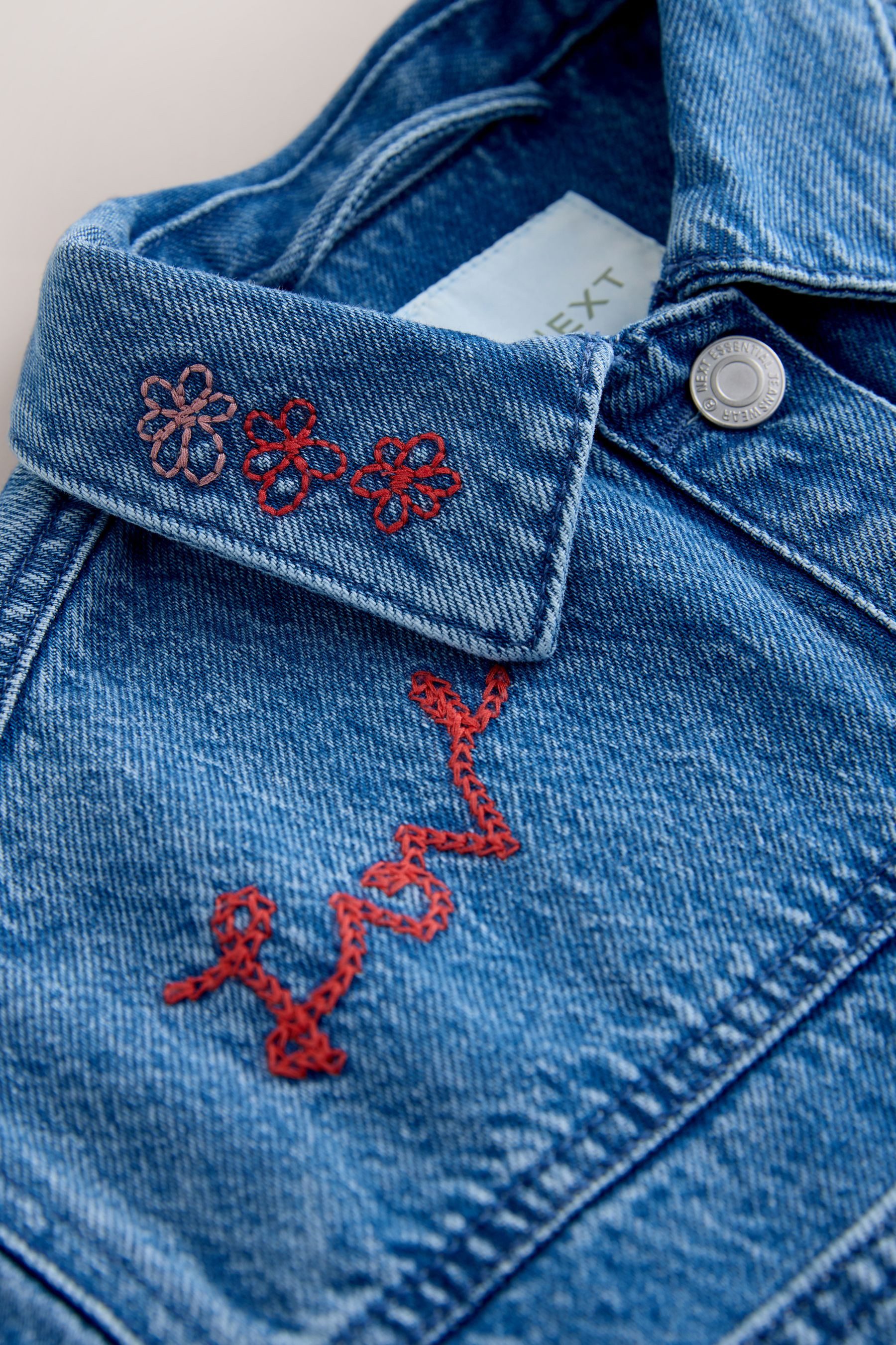 Next Jeansjacke Denim-Hemdjacke mit Herz-Stickerei (1-St)