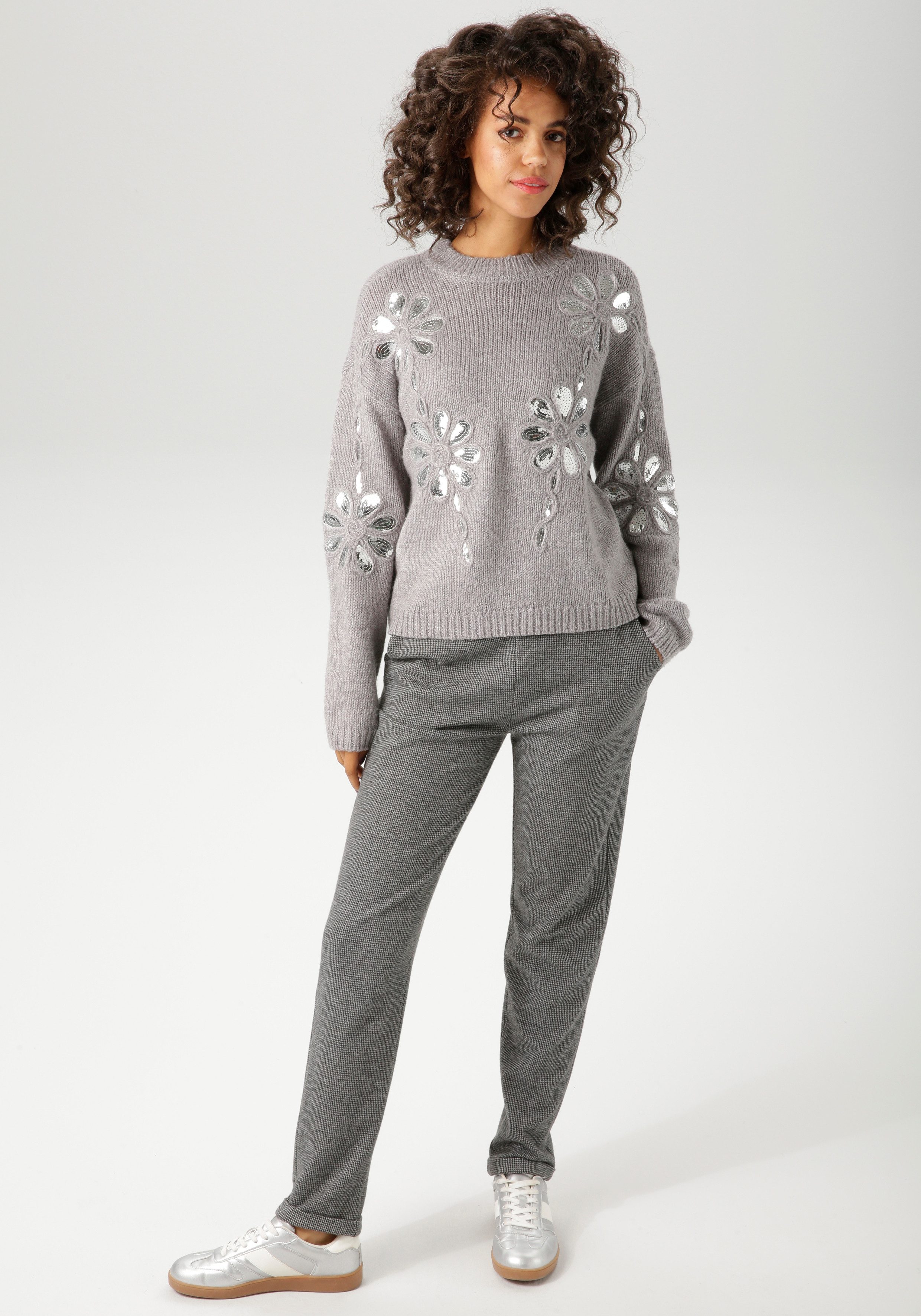 Aniston CASUAL Strickpullover mit Pailletten verzierte Blüten-Applikationen