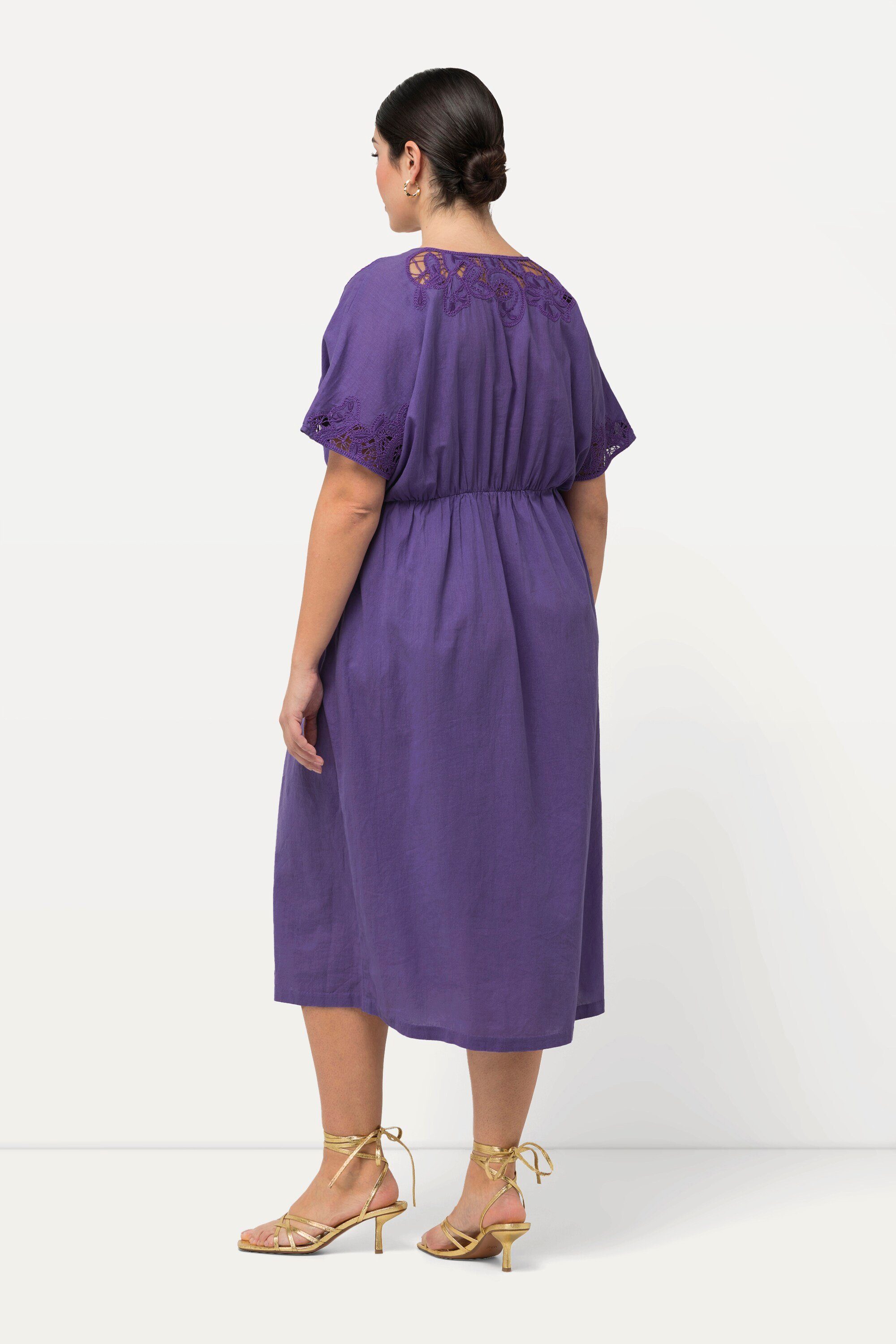 Ulla Popken Maxikleid Kleid Stickerei Oversized V-Ausschnitt Halbarm