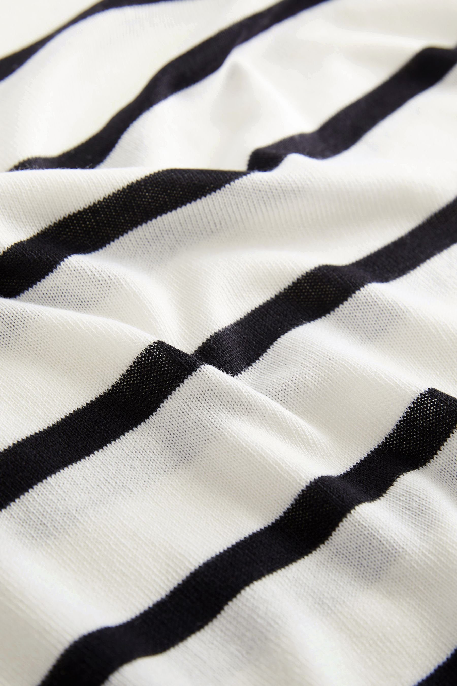 White/Black Next Rundhalsausschnitt Stripe Pullover Rundhalspullover mit (1-tlg)