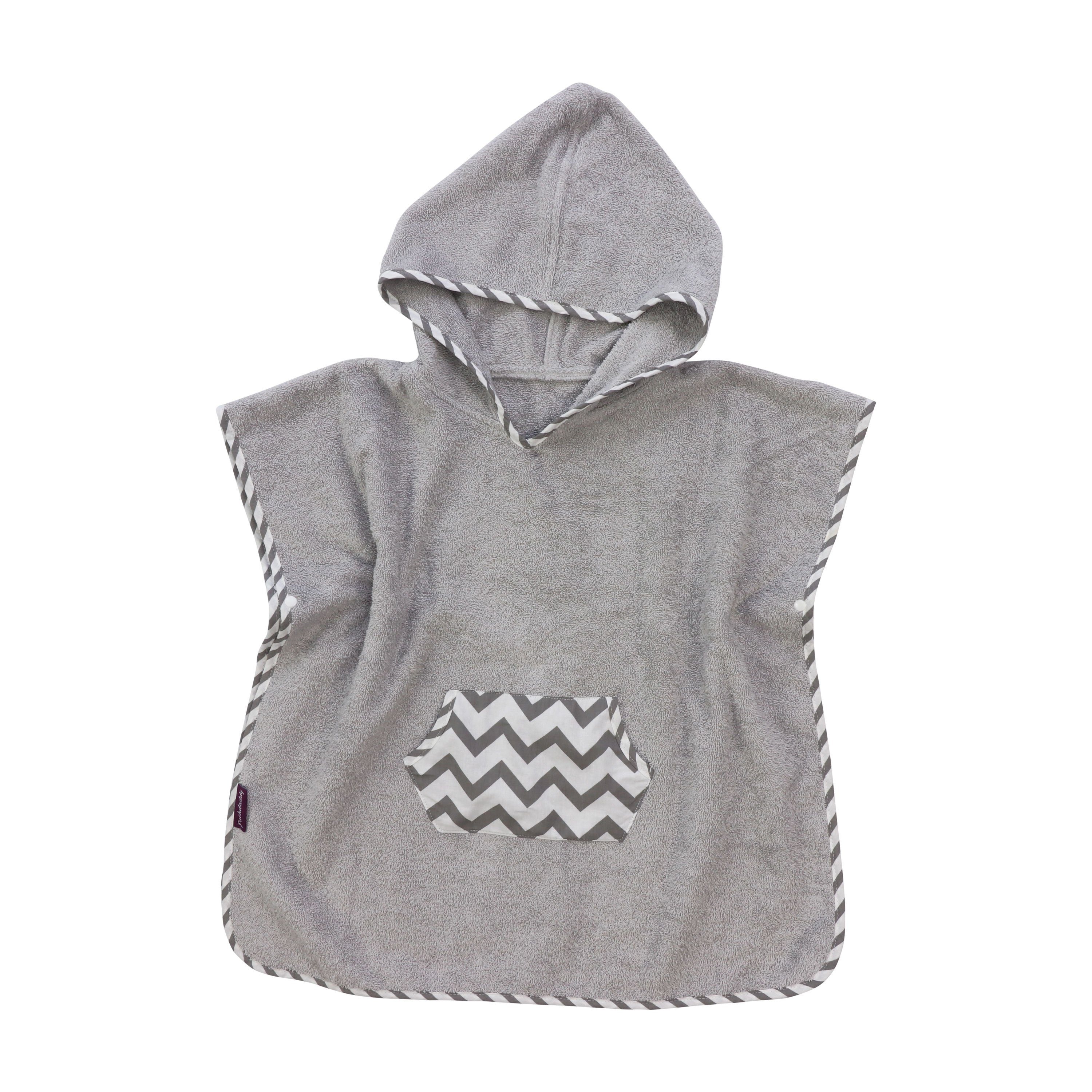 Puckdaddy GmbH Babybademantel Svea 57x84cm mit Kapuze mit Chevron-Muster in Grau