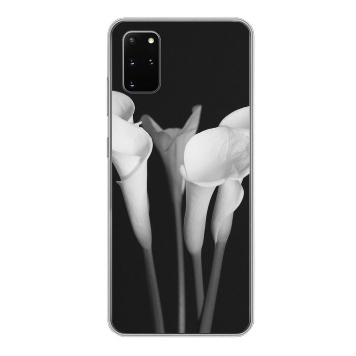 MuchoWow Handyhülle Eine Nahaufnahme von Calla-Lilien-Blüten auf schwarzem Hintergrund Phone Case Handyhülle Samsung Galaxy S20 Plus Silikon Schutzhülle