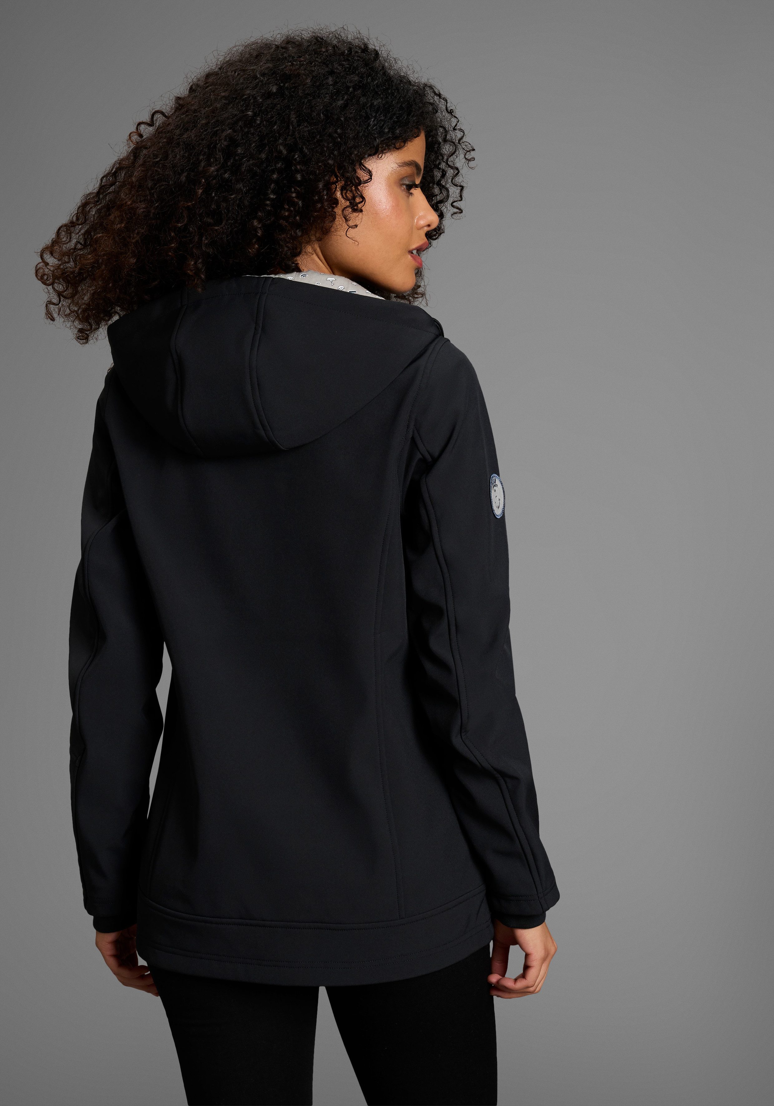 Ocean Sportswear Softshelljacke aus recyceltem Polyester atmungsaktiv, wasserabweisend, windabweisend, Übergangsjacke