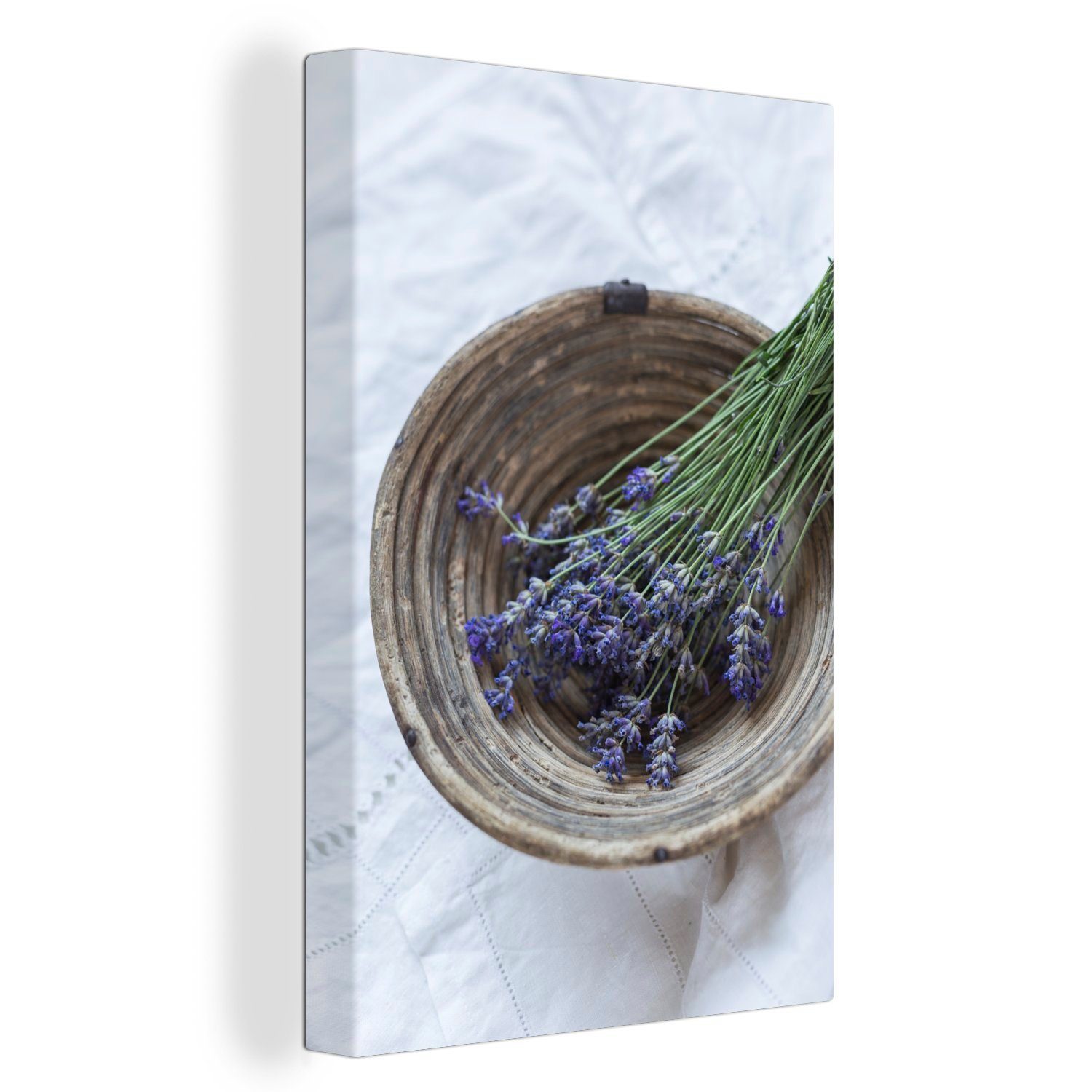 OneMillionCanvasses® Leinwandbild Lavendel in einem Körbchen im Thermalbad, (1 St), Leinwandbild fertig bespannt inkl. Zackenaufhänger, Gemälde, 20x30 cm