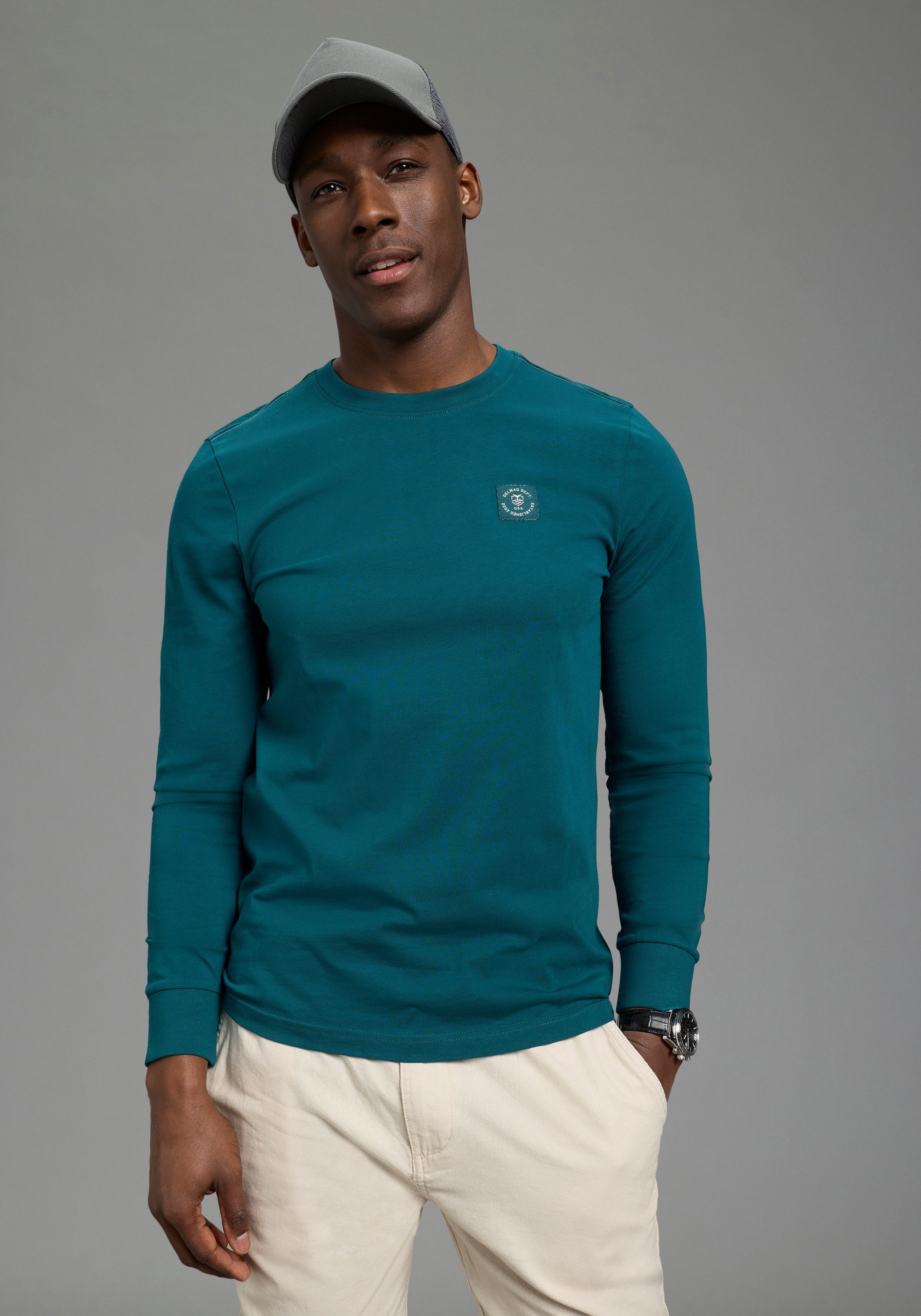 DELMAO Rundhalsshirt mit Markenlabel günstig online kaufen