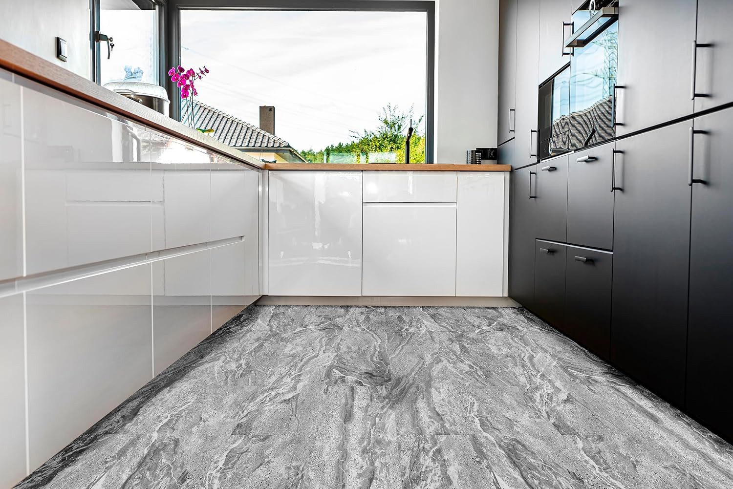 misento Vinylboden selbstklebend in Beton- und Marmoroptik, 24 PVC Fliesen je ca. 60,96 x 30,48 cm, PVC Bodenbelag 4,46 m², für Fußbodenheizung, Badezimmer, Wohnräume