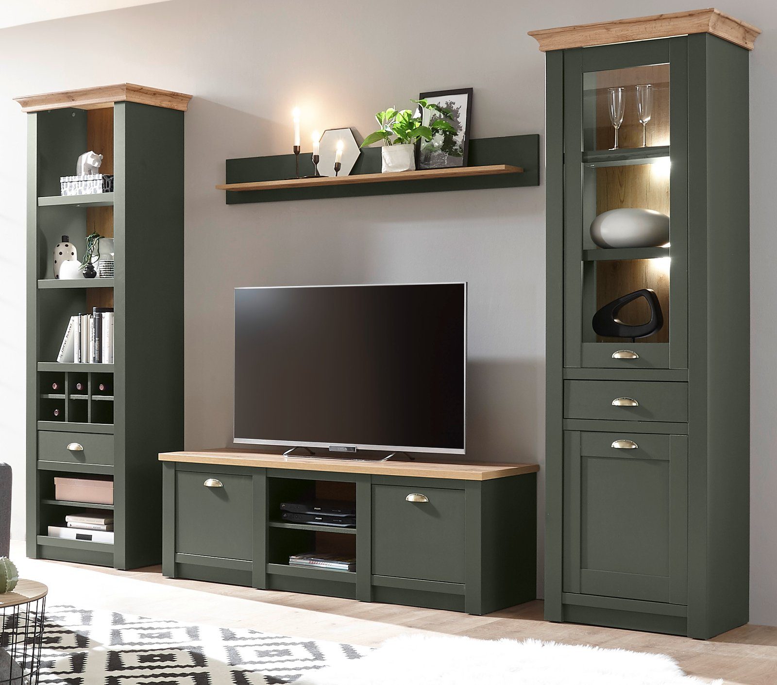 Furn.Design Wohnwand Norwich, (Wohnkombination 4-teilig, dunkelgrün mit Wotan Eiche, 308 x 207 cm), Landhausstil