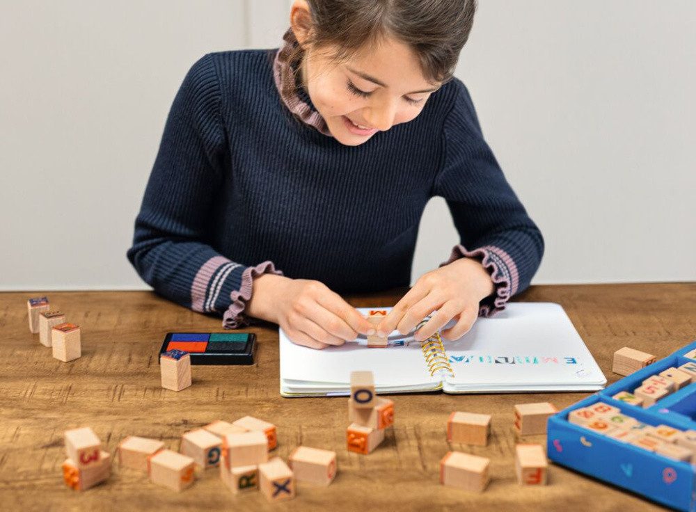 Moses. Verlag Stempel 48 verschiedene Zahlen und Buchstabenstempel aus Holz – Bild 4 von 4