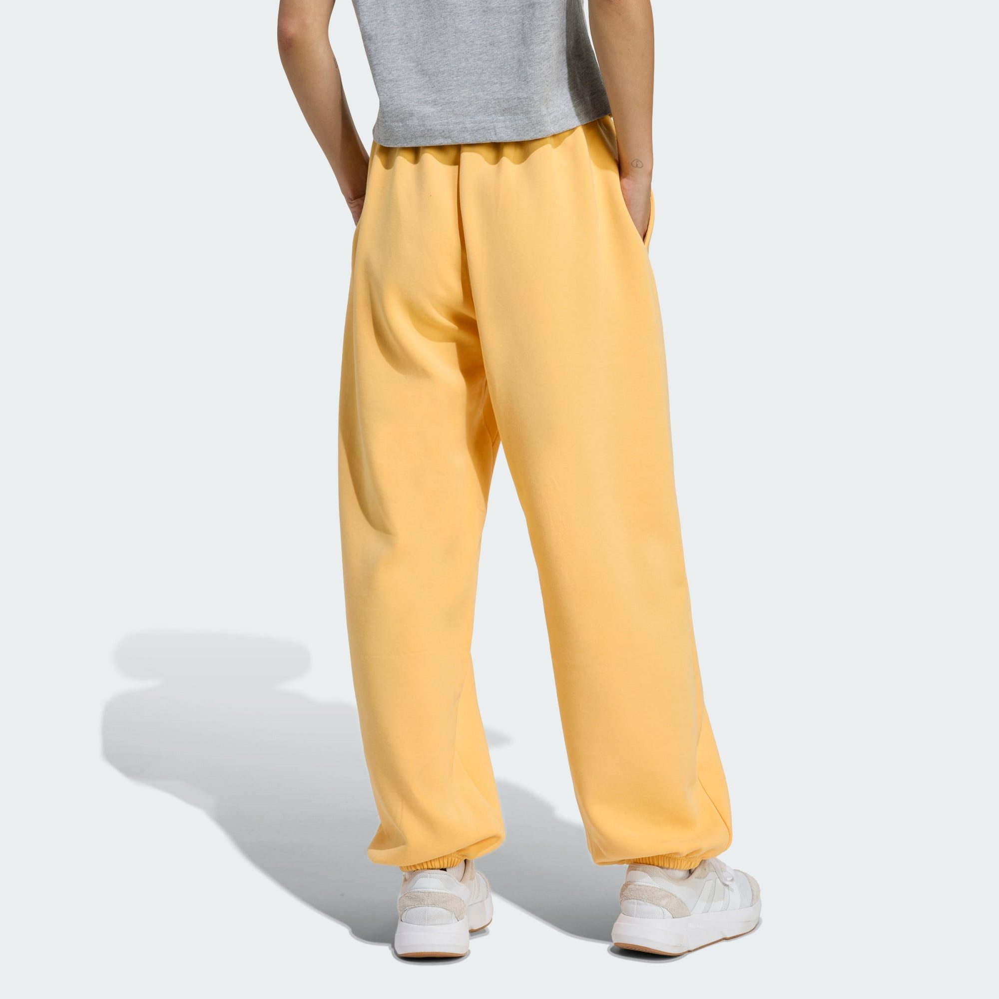 adidas Sportswear Jogginghose SOFT LUX HOSE, LOCKER GESCHNITTEN (1-tlg)
