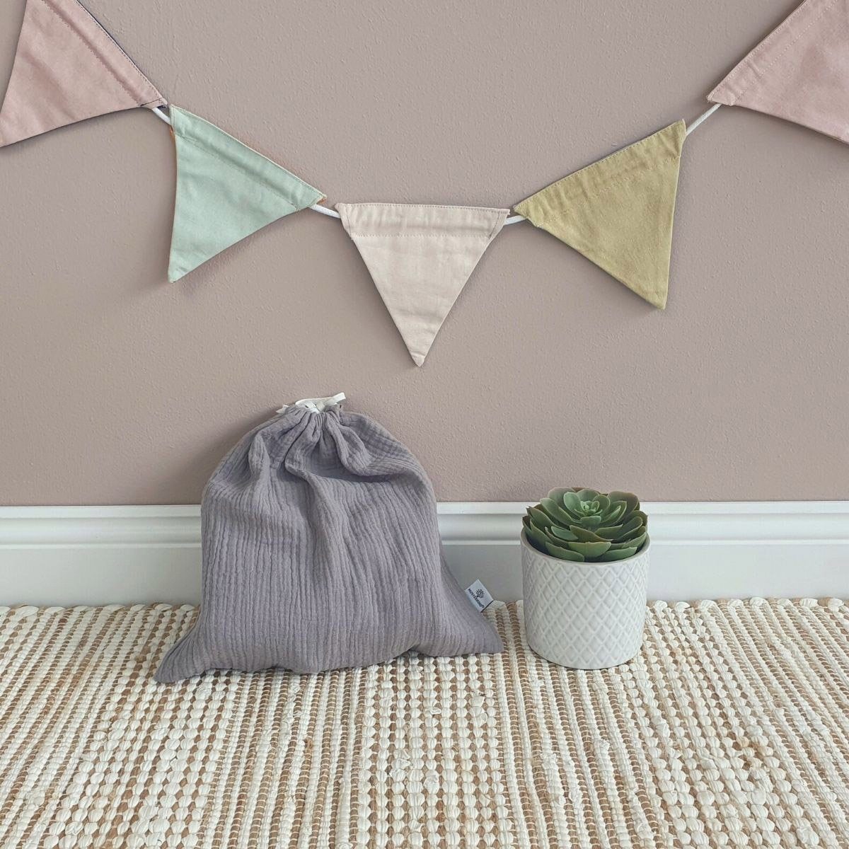 MUSTERKIND® Puppen Accessoires-Set Viola Pflege & Fütter-Set, natur/weiß/grau