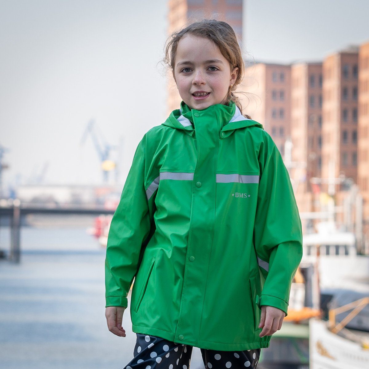 BMS Regen- und Matschjacke BMS Regenjacke für Kinder 100% wasserdicht mit Kapuze grün