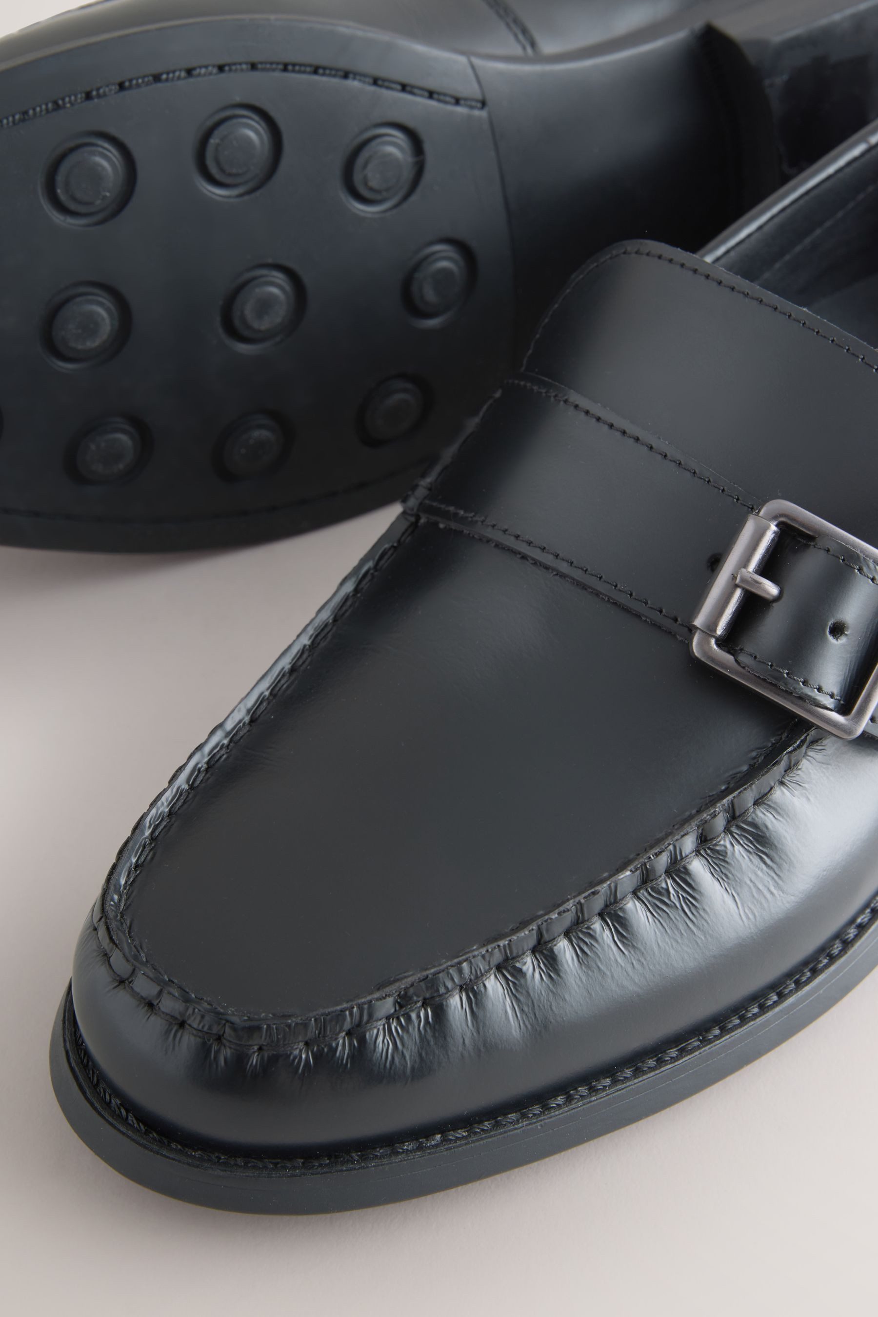 Next Leder-Slipper mit Schnalle Loafer (1-tlg)