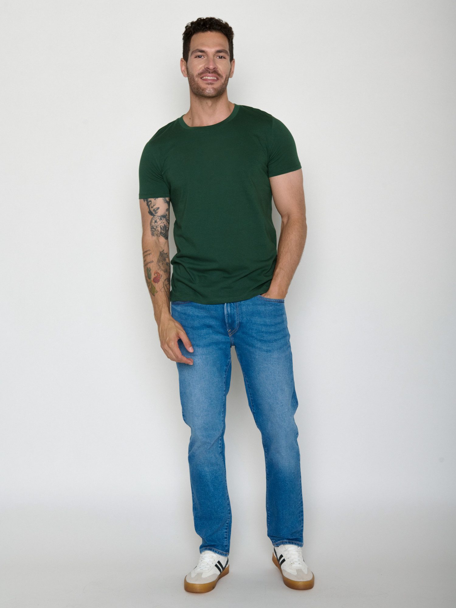 GreenBomb T-Shirt Guide Basic Motiv Basic (1-tlg., 1) klassischer Schnitt, tailliert, Rundhalsausschnitt, Bio-Baumwolle