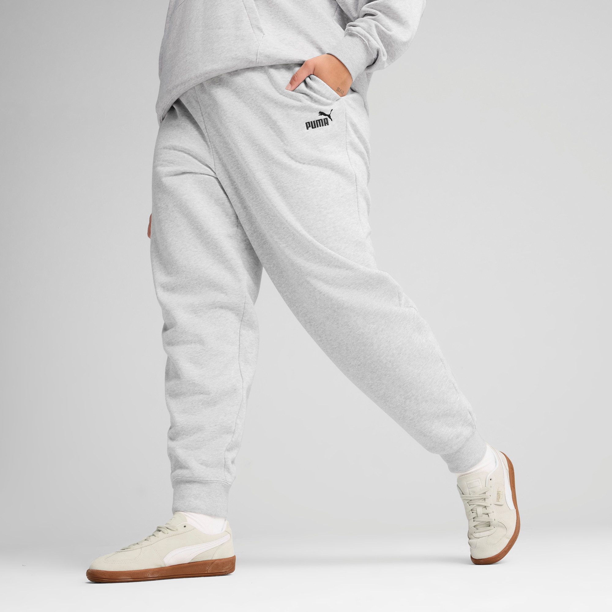 PUMA Trainingshose ESS SMALL NO. 1 LOGO COMFORT HIGH-WAIST SWEATPANTS FL CL günstig online kaufen