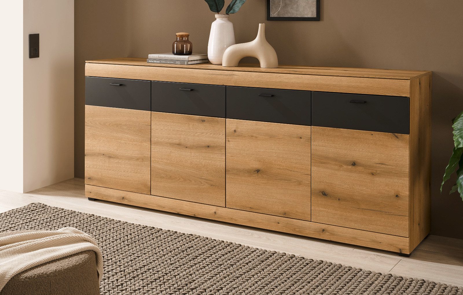 Furn.Design Sideboard Assina (Große Kommode in Eiche Evoke mit Graphit Grau, 4-türig, 200 x 87 cm), 8 Fächer, Soft-Close-Funktion