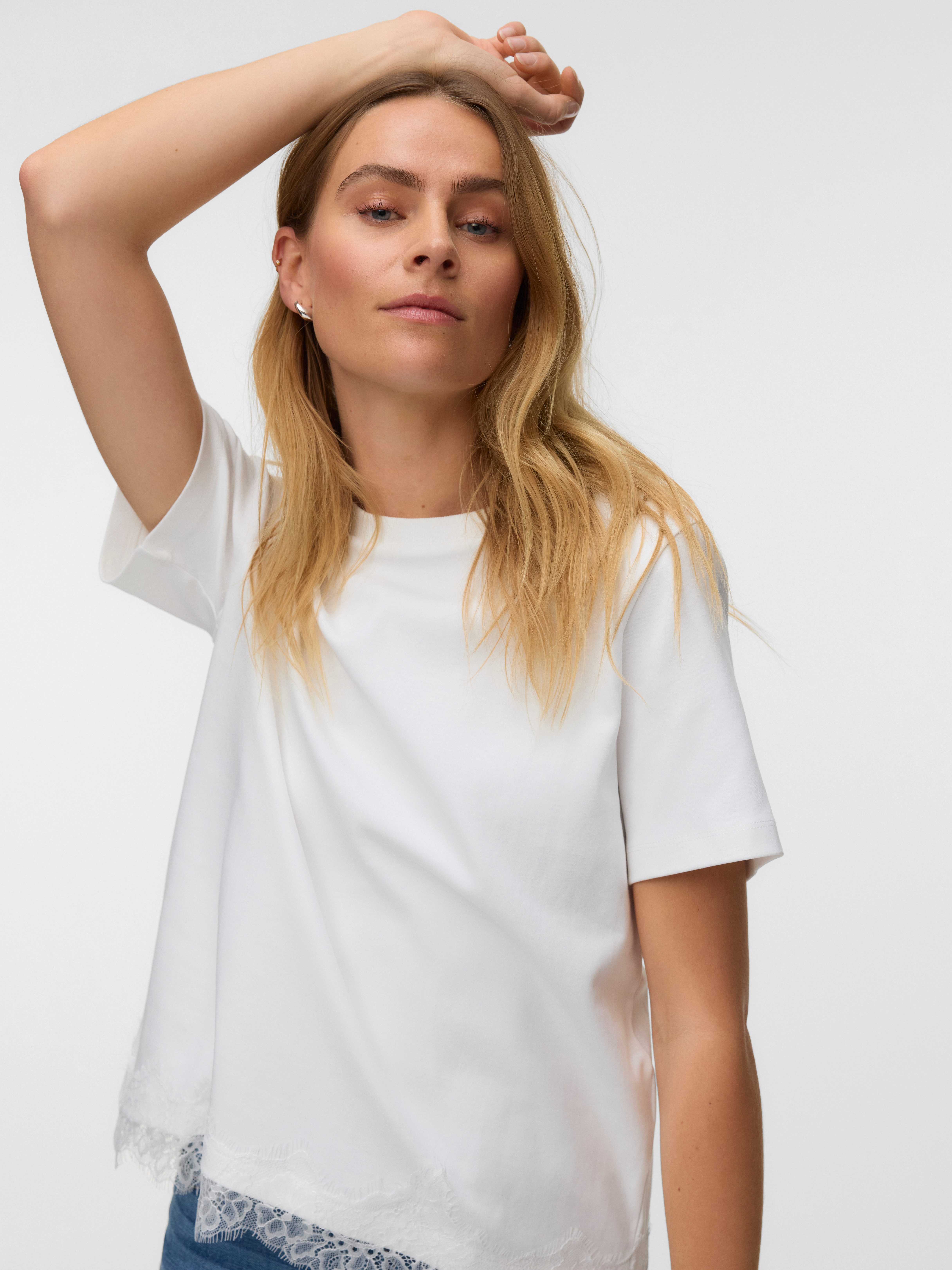 Vero Moda Kurzarmshirt VMSARA METTE LACE SS T-SHIRT JRS NOOS Baumwolle, regular fit