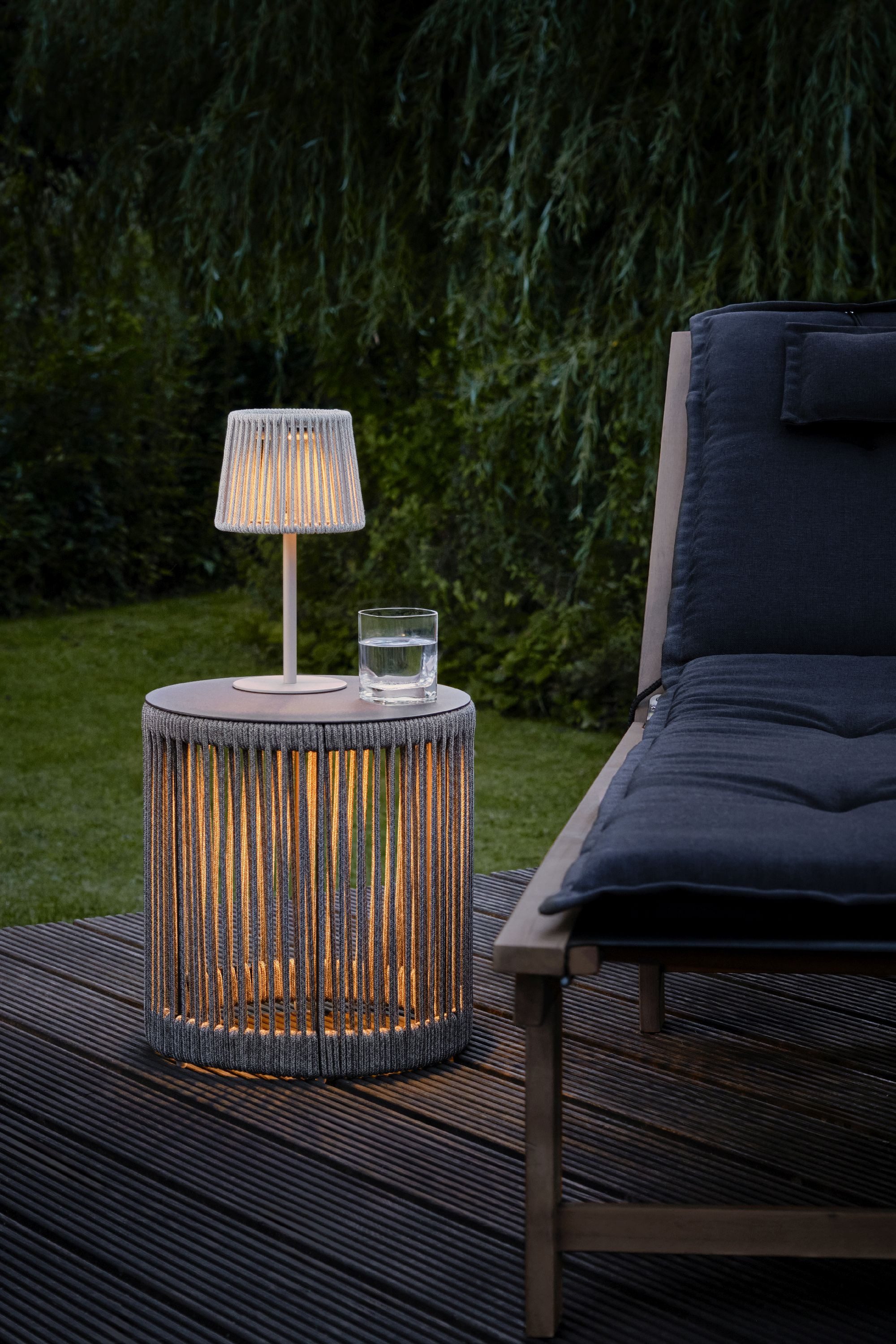 PHILIPPI Sitzhocker Lumen, LED, solarbetrieben, 3 Lichtstufen, dunkelbraun, 33x33x36,5 cm