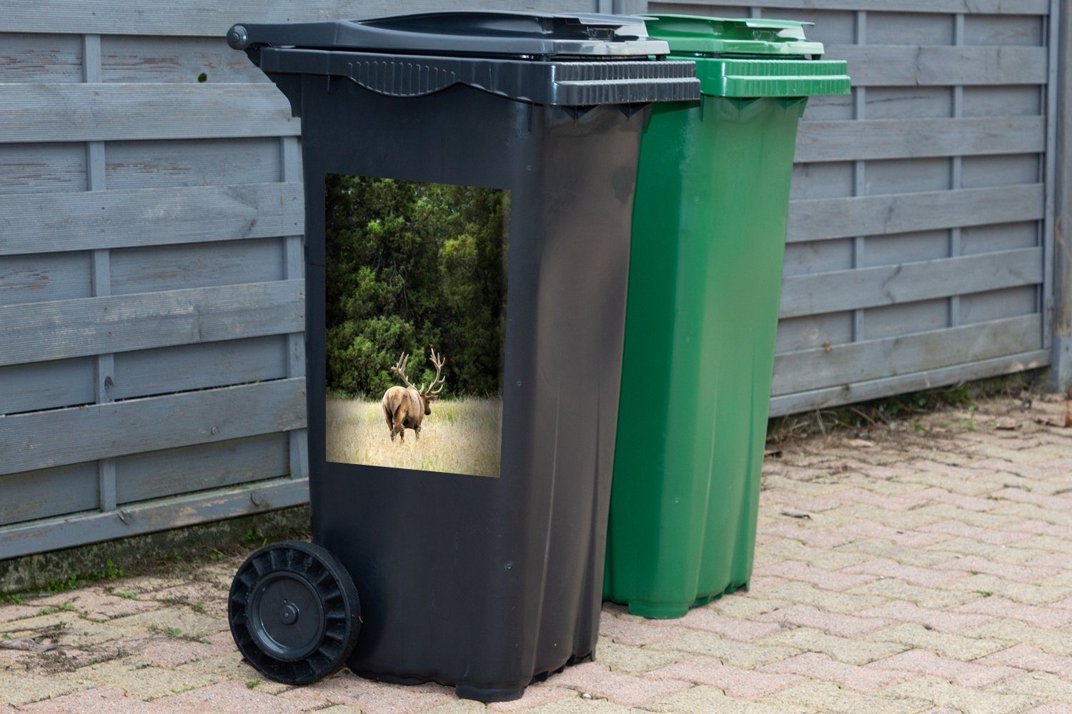 Mülltonne, Abfalbehälter Wandsticker Sticker, (1 - Hirsche St), MuchoWow Gras Wald - Container, Mülleimer-aufkleber,