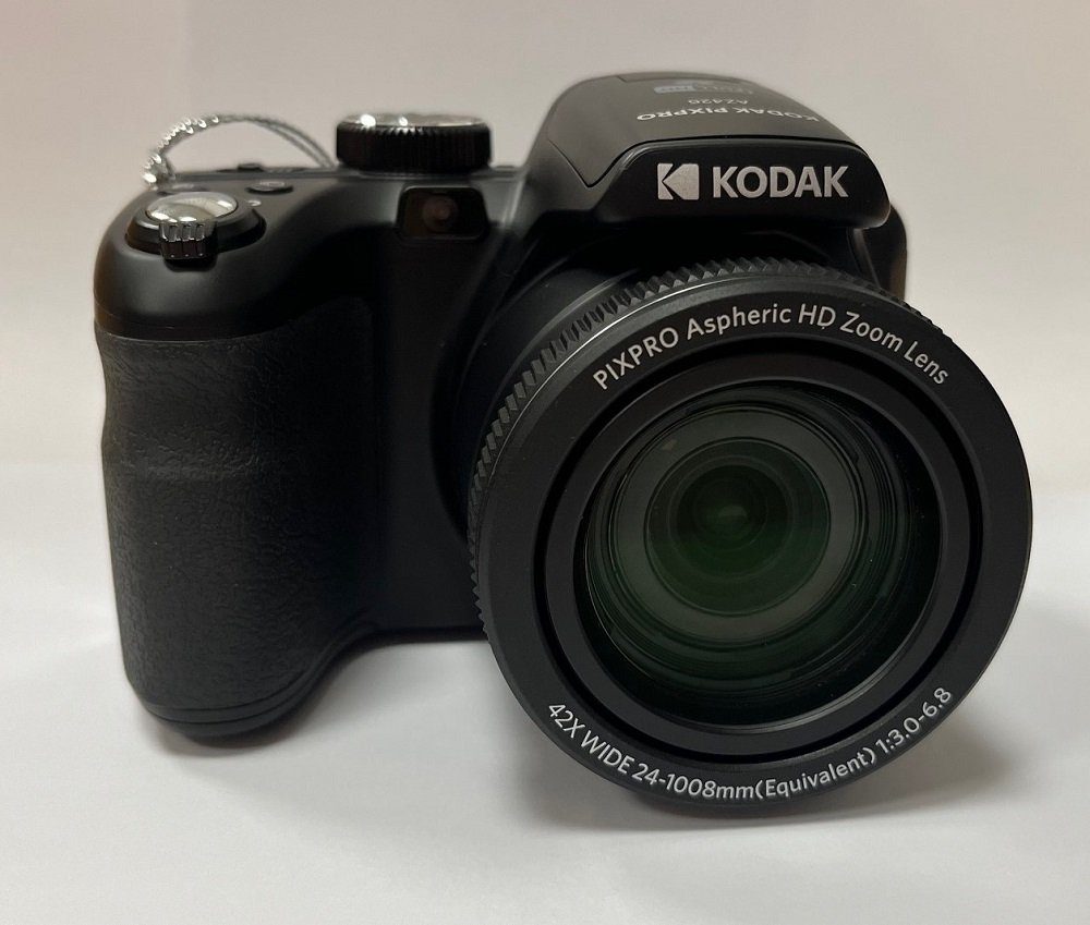 Kodak PixPro AZ426 schwarz Digitalkamera Set + Zubehör Kompaktkamera (inkl. Tasche,Karte,Akku,Lenspen,Display-Schutzfolie,Mikrofasertuch)