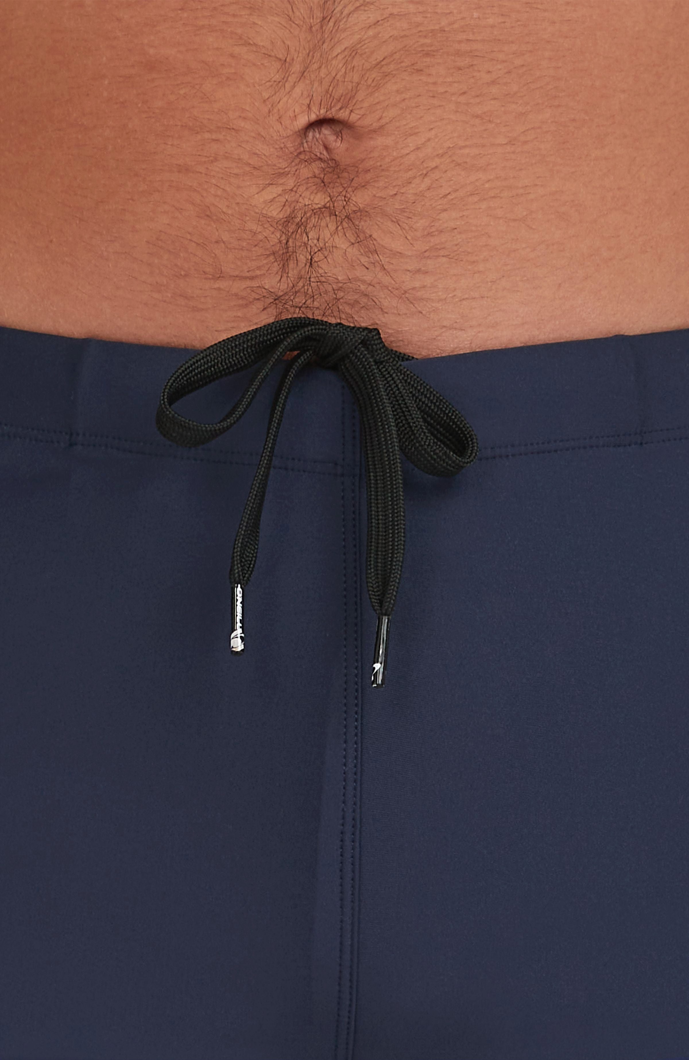 O'Neill Badehose O'NEILL ESSENTIALS RACER mit innenliegendem Kordelzug im Bund, aus Polyester und Elasthan