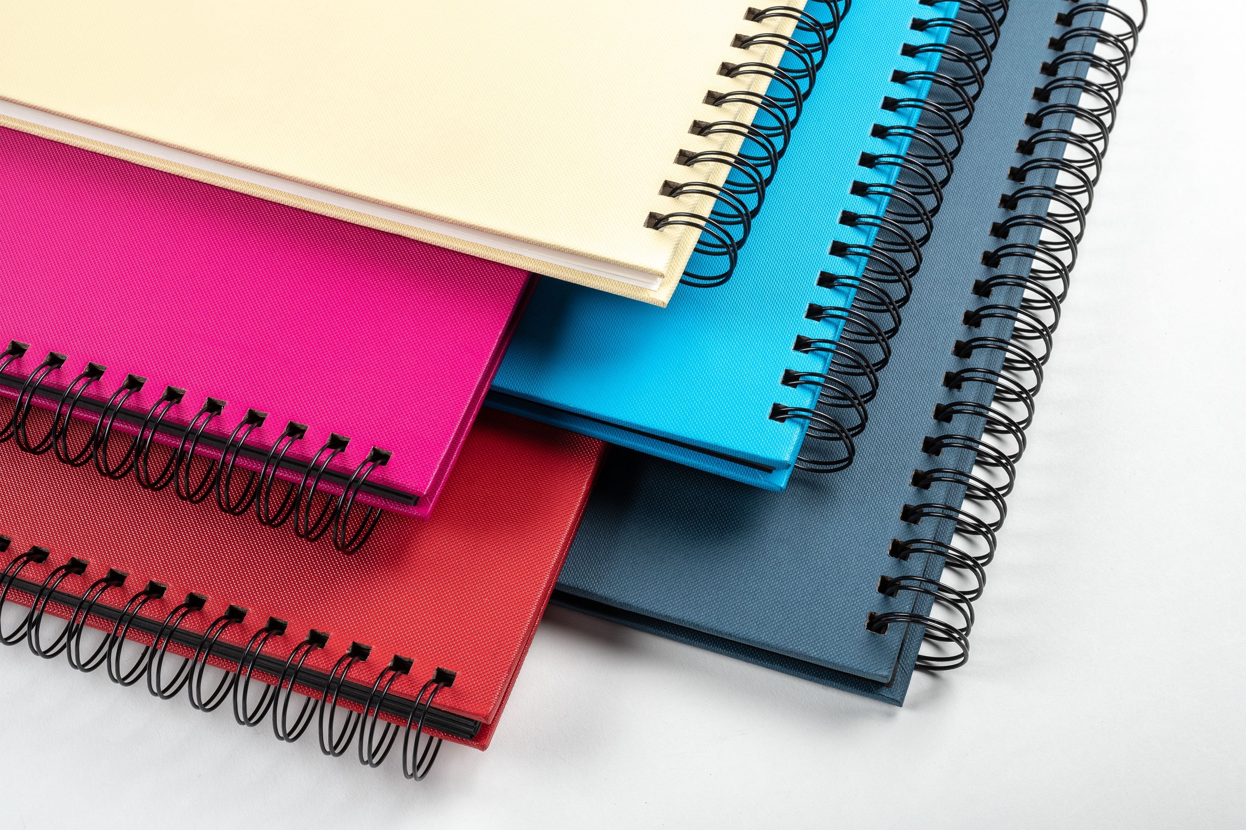 Walther Design Fotoalbum Fun Spiralalbum 30 x 30 cm, Spiralalbum, Papiereinband, quadratischer Bildausschnitt