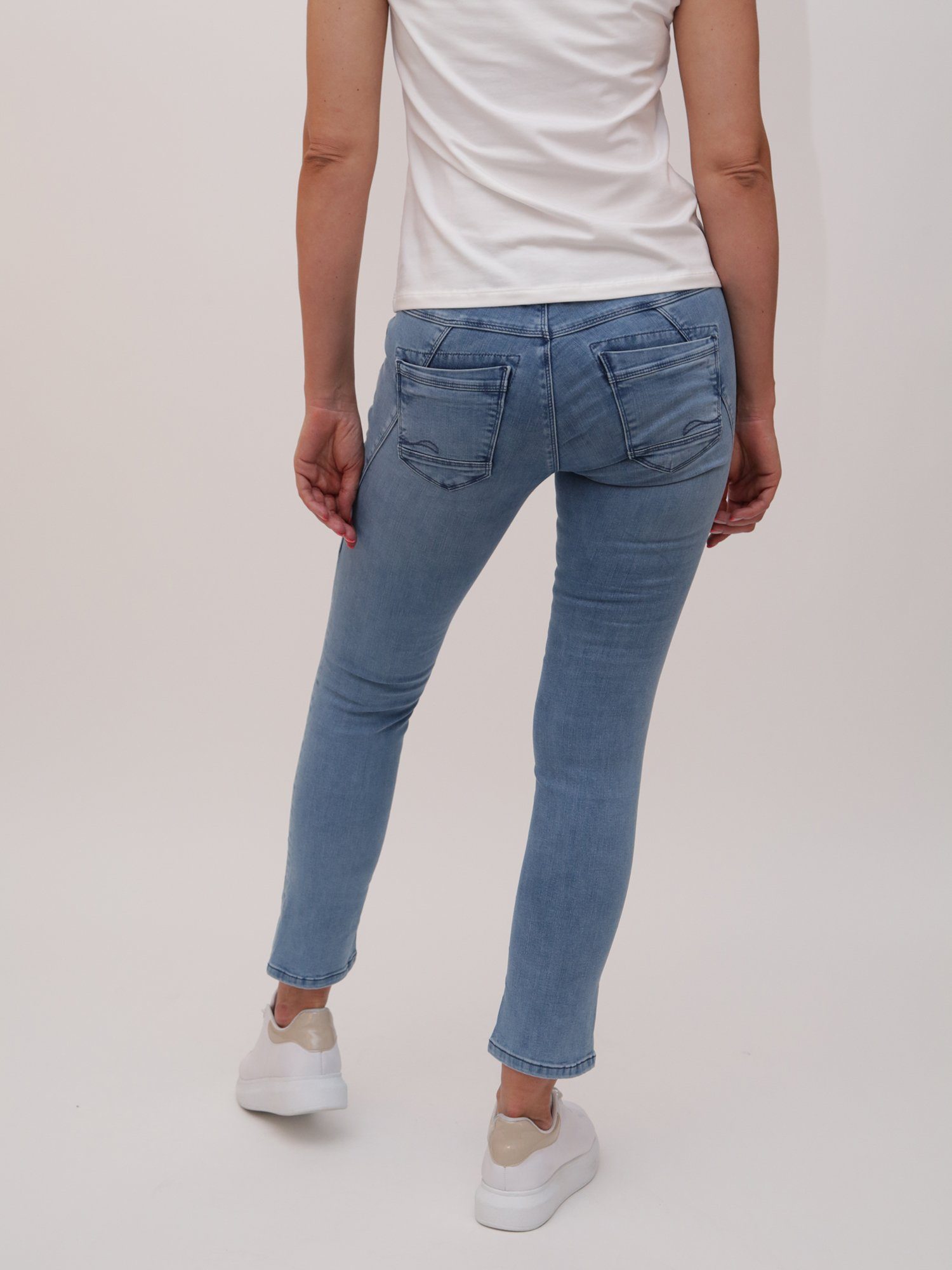 of Rea Miracle Regular-fit-Jeans Denim