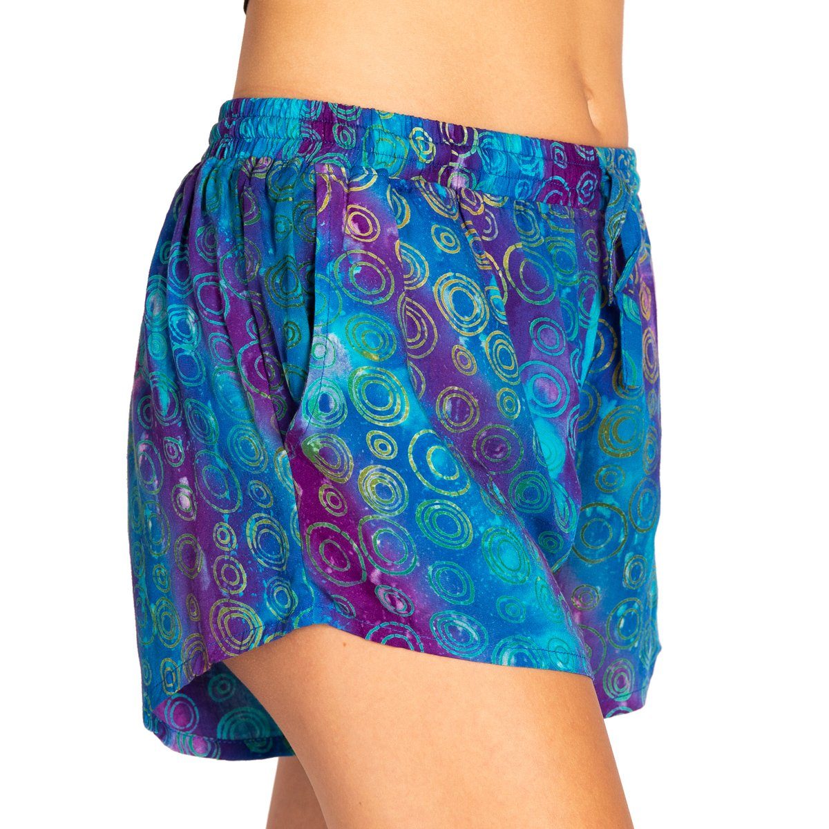 PANASIAM Shorts Damen Shorts Wachsbatik für Strand Yoga oder Meditation farbecht und angenehm zu Tragen Relaxshorts Damenshorts kurze Sporthose