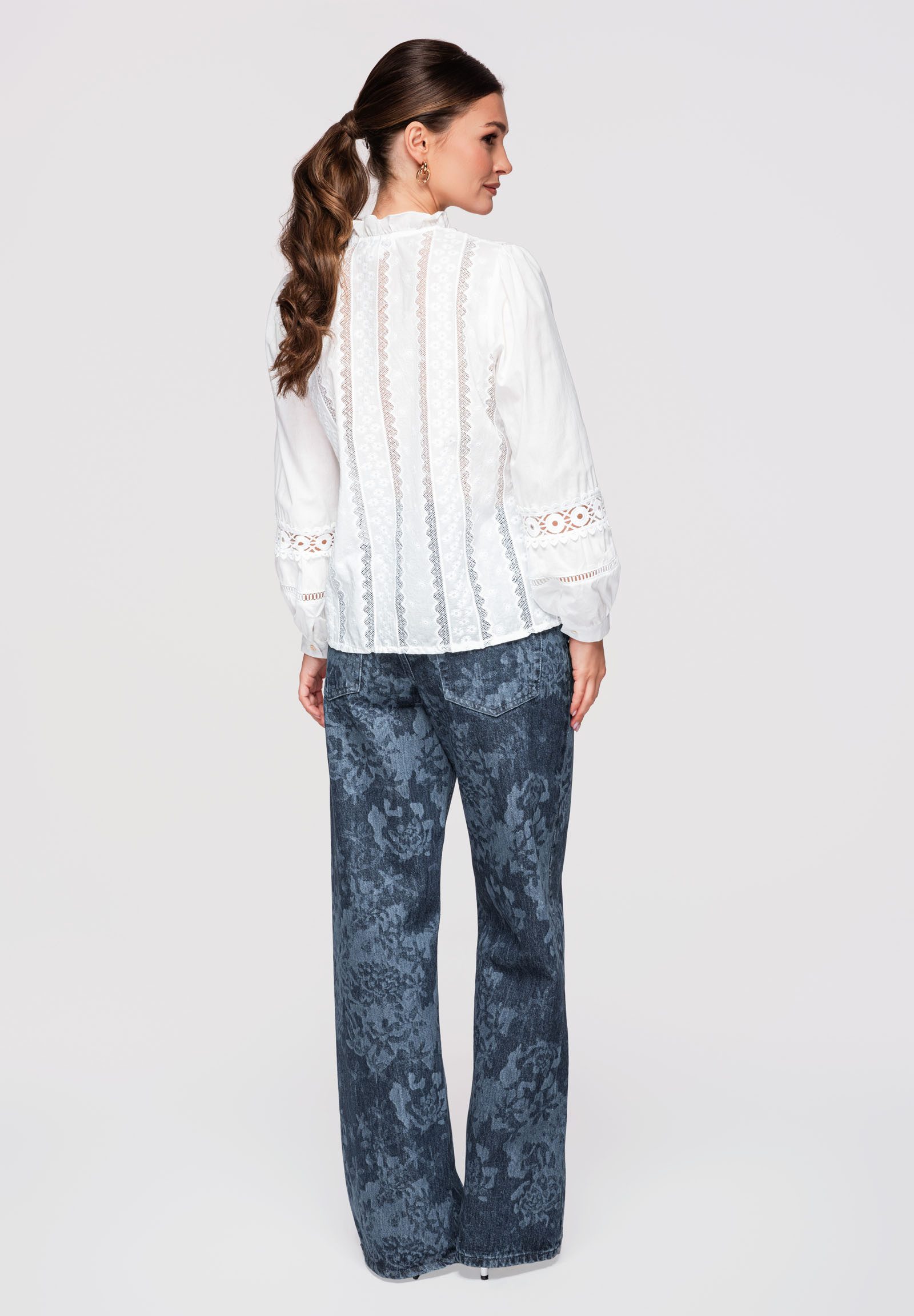 OMBRE Hemdbluse Damen Baumwollhemdbluse mit Spitze & Stickerei Weiß M (kein Set, 1-tlg) Haftdetails, Ażurowe wstawki