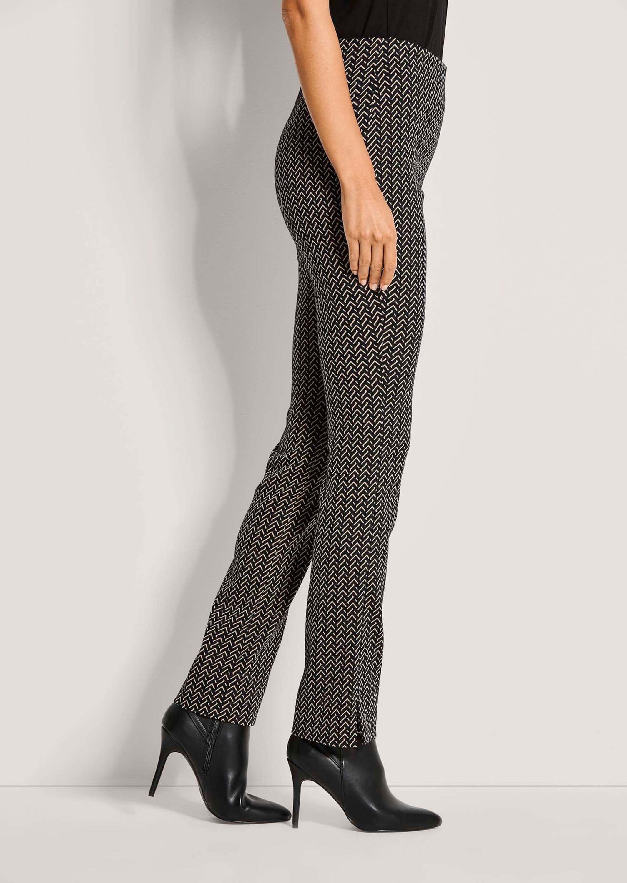 MADELEINE Schlupfhose Bootcut-Hose mit Allover-Print Jacquard-Schlupfhose mit grafischem Muster, High Waist