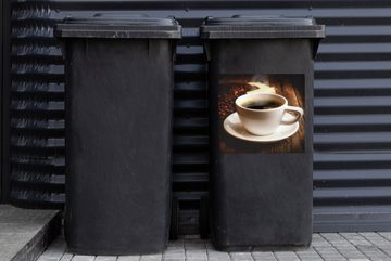 MuchoWow Wandsticker Eine heiße Tasse Kaffee mit Kaffeebohnen (1 St), Mülleimer-aufkleber, Mülltonne, Sticker, Container, Abfalbehälter