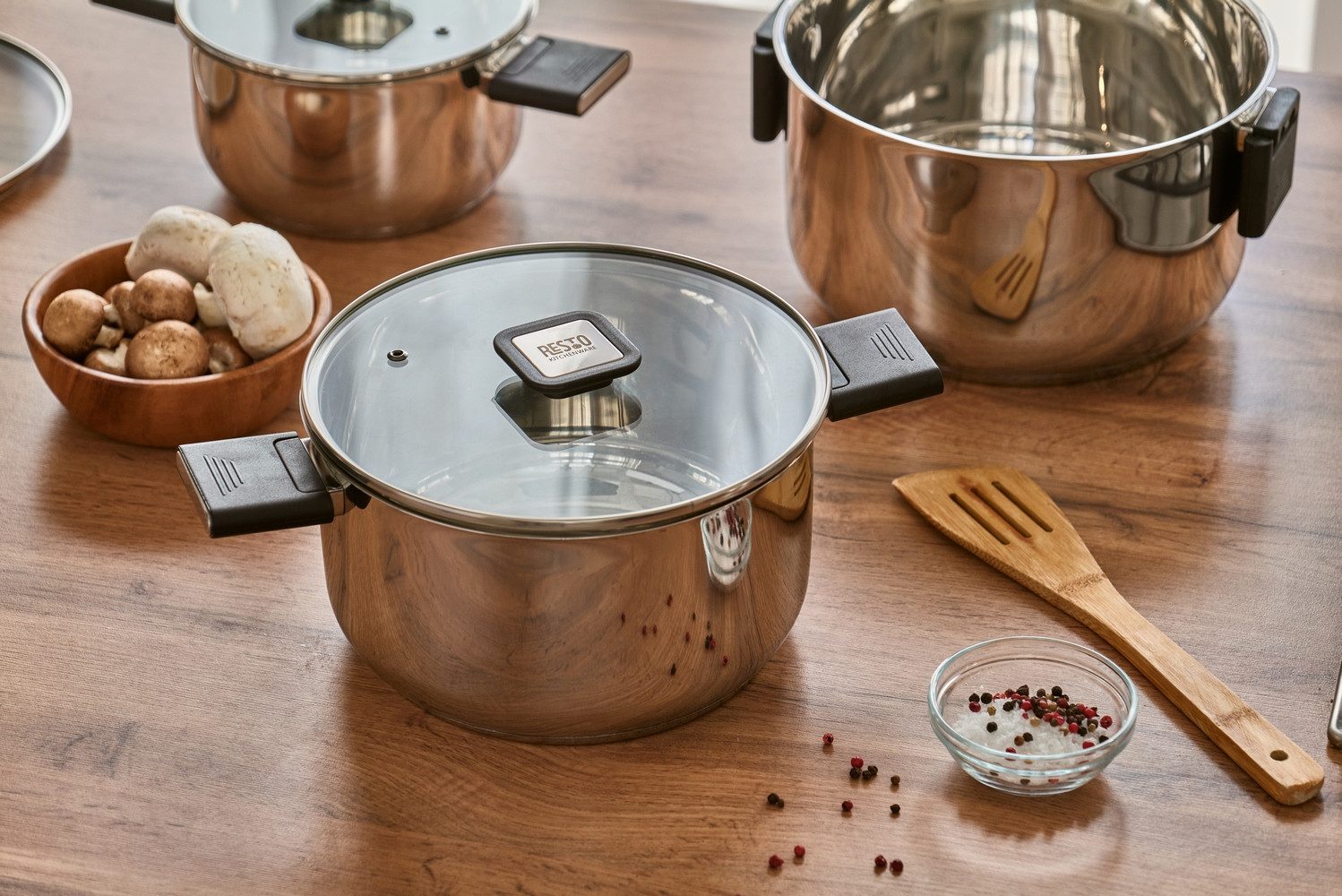 RESTO Kitchenware Kochtopf Anser, energiesparend und spülmaschinenfest, im Geschenkkarton, Edelstahl 18/10 (2-tlg), Geeignet für alle Herdarten, auch Induktion, mit klappbaren Griffen