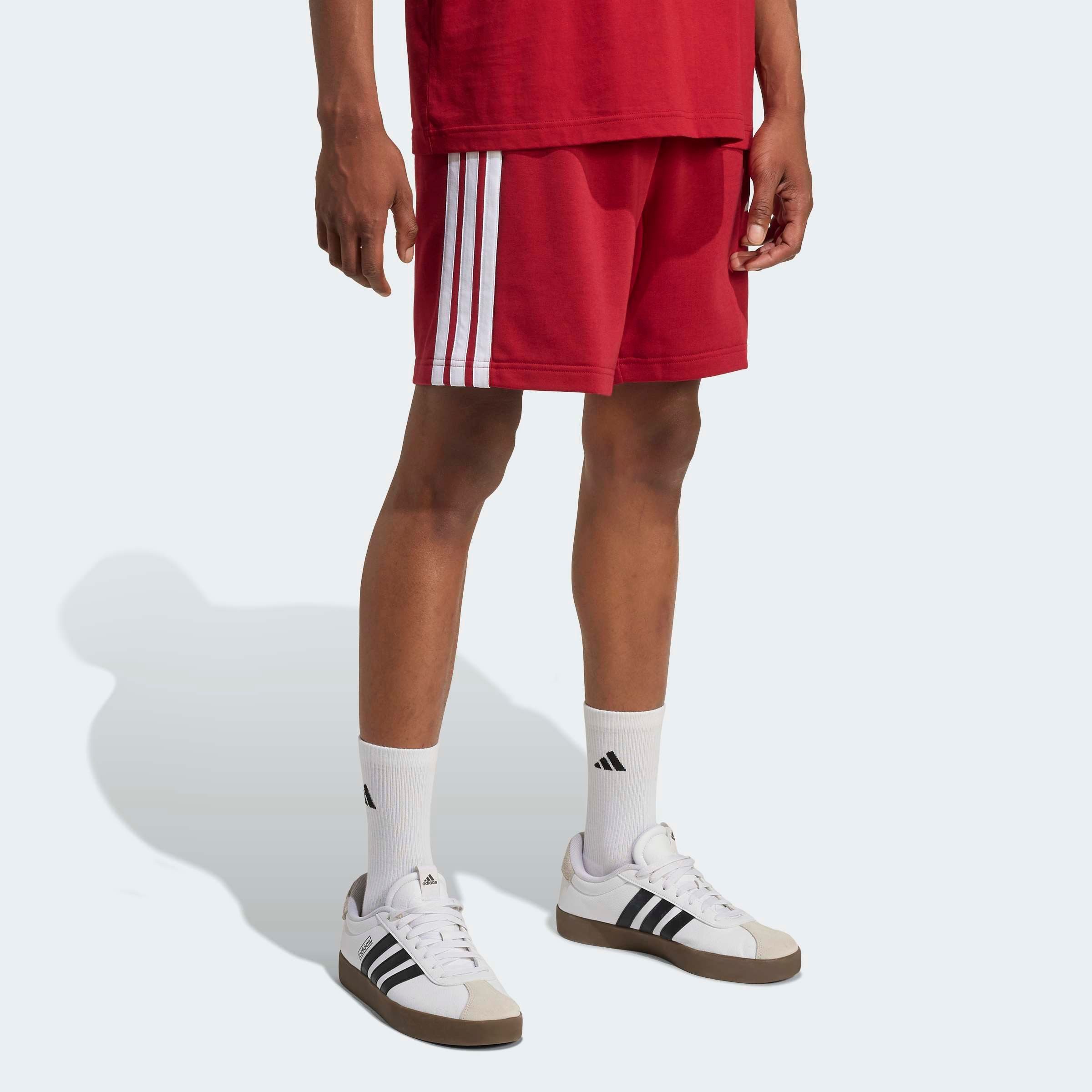 adidas Sportswear Shorts M 3S FT SHO (1-tlg) für Laufaktivitäten und sportliche Anlässe, mit Kordelverschluss. € 32,99