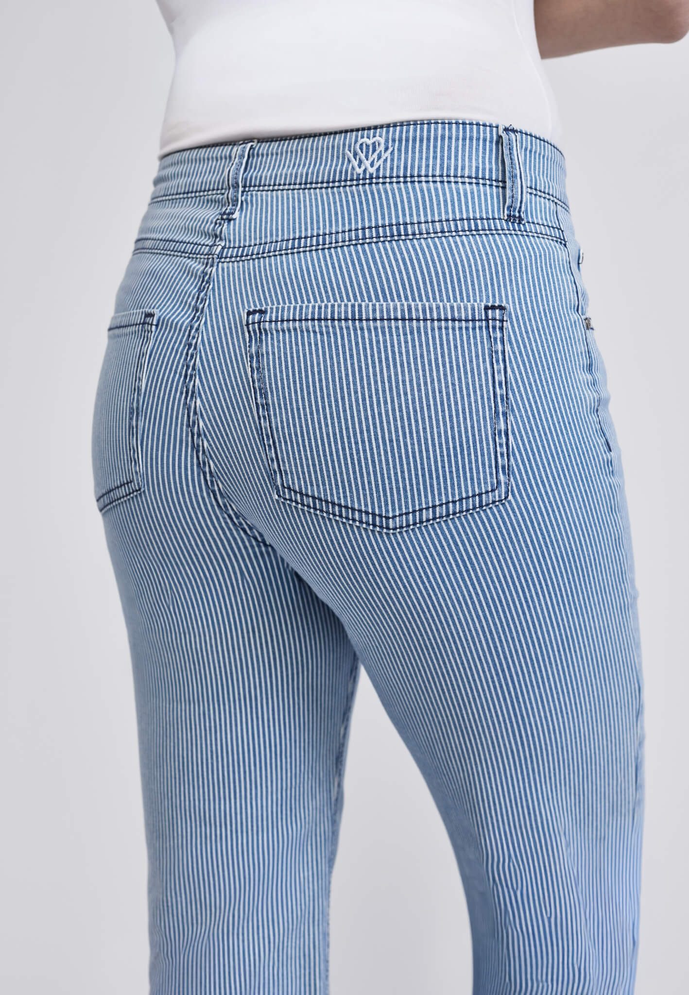 wonderjeans 7/8-Jeans Figurschmeichelnder WonderStretch