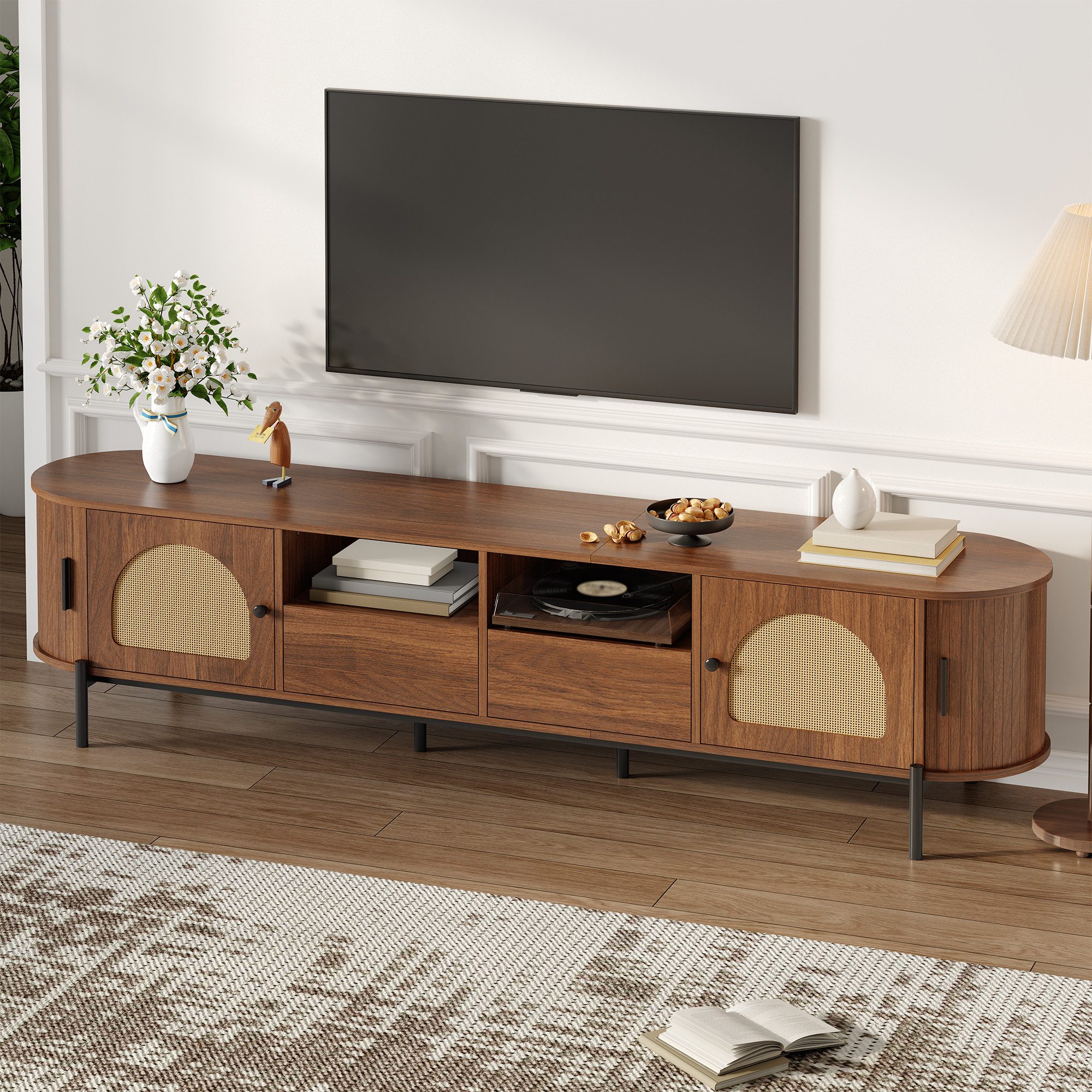 HAUSS SPOLE TV-Schrank mit Schiebetüren,Fernsehschrank mit Metallbeinen & Schubladen,Nussbaum (TV-Möbel mit Rattan-Front und Mehrzonen-Stauraum) Kabeldurchlässe auf der Rückseite,Mehrere Stauraumbereiche