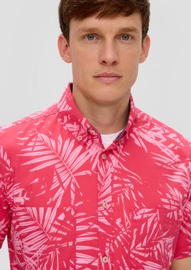 s.Oliver Kurzarmhemd Kurzarmhemd mit Button-Down-Kragen Logo