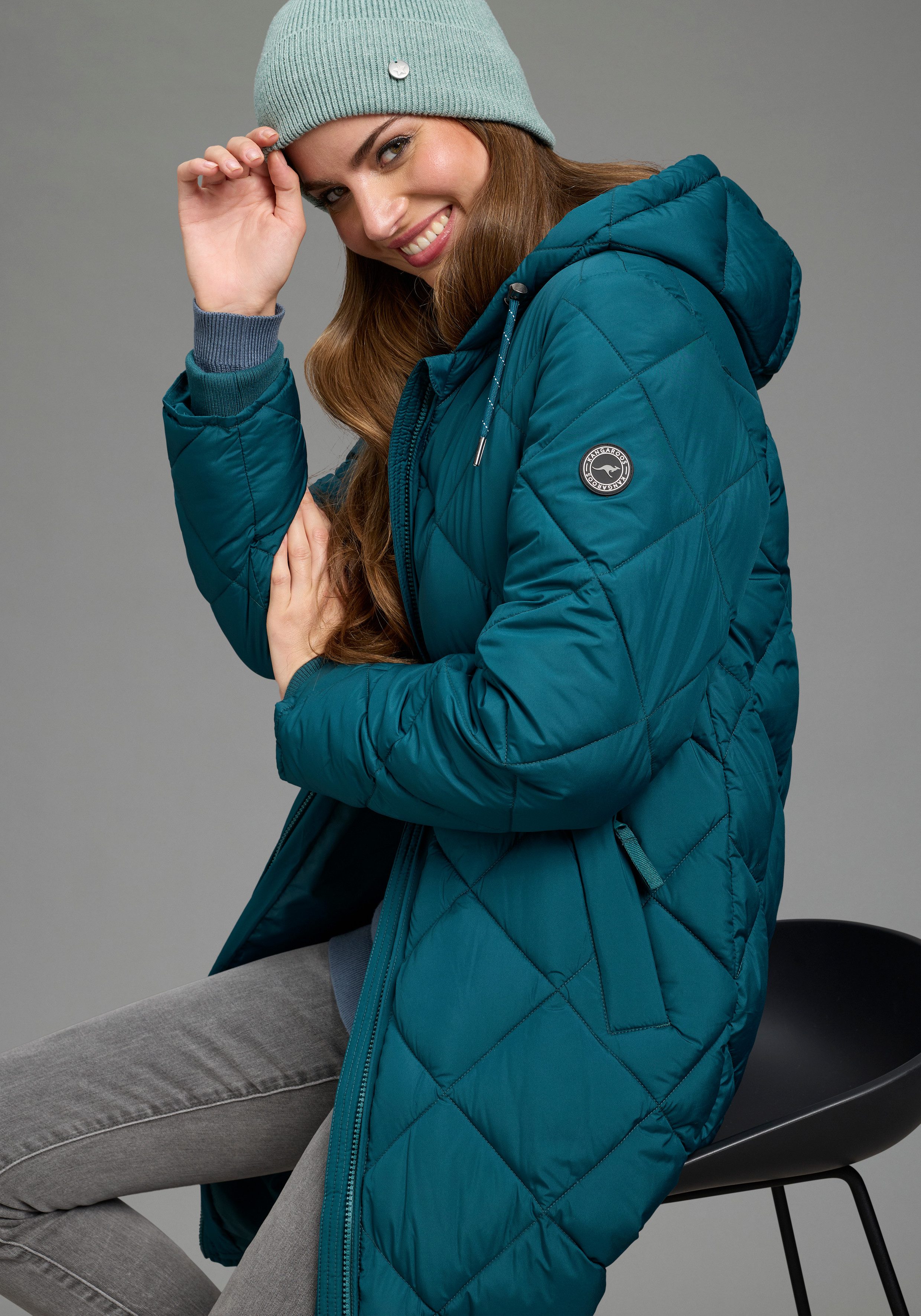 KangaROOS Steppjacke lange Form mit Kapuze und modernem Steppmuster – Bild 3 von 5