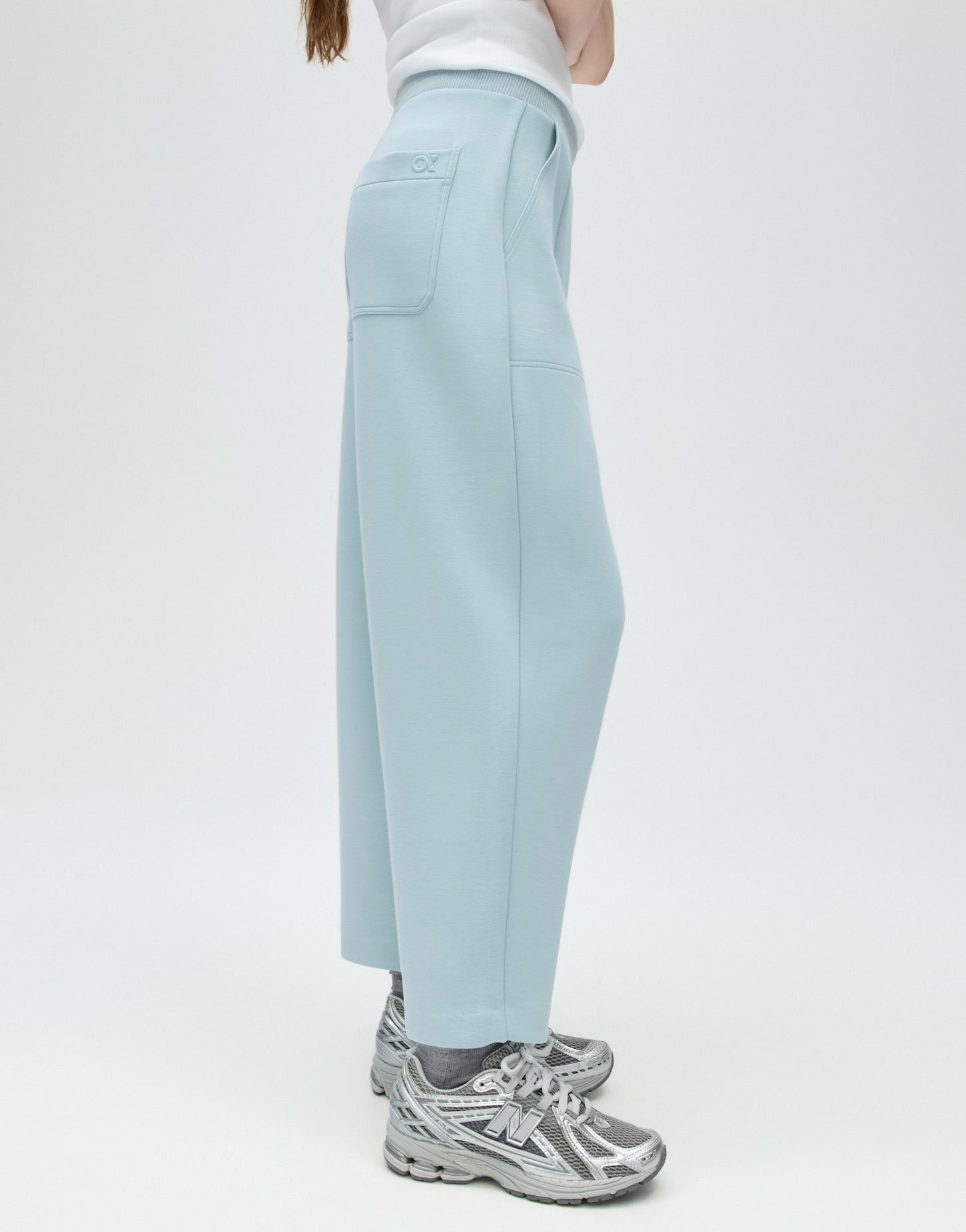 OPUS Stoffhose Myha club barrel aus Sweatware mit Mélange-Effekt Ovale Beinform mit Cargotaschen und abgesteppter Teilungsnaht – Bild 5 von 5