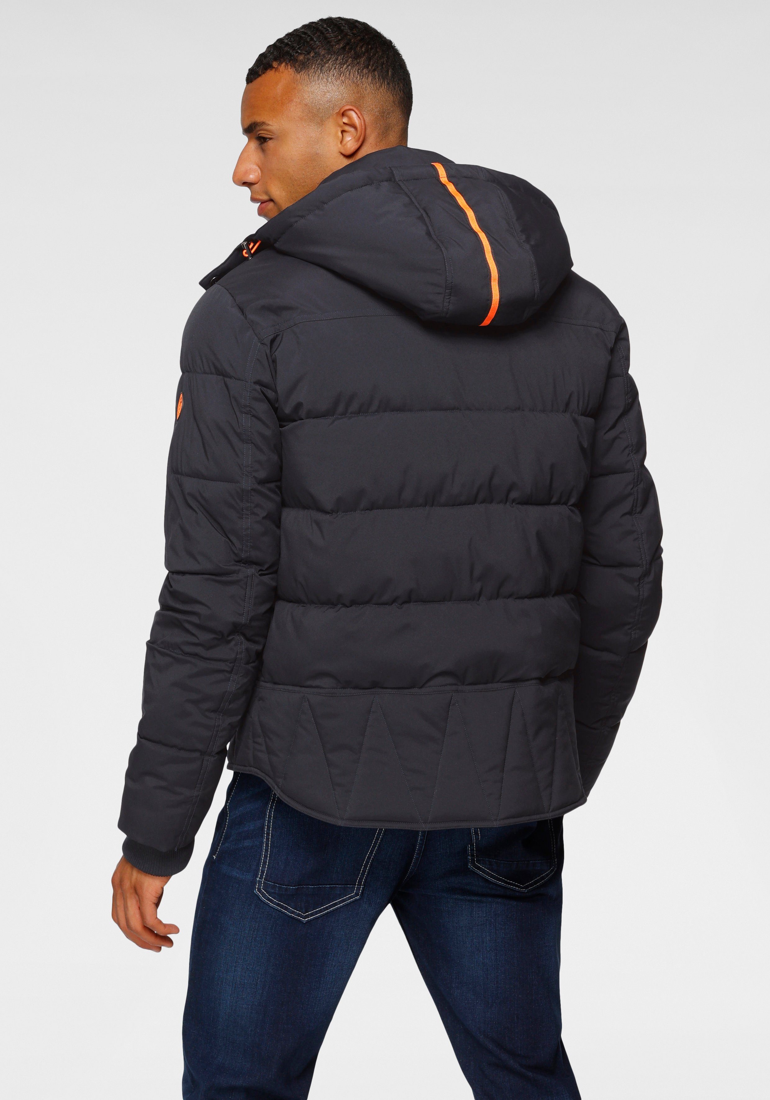 Bruno Banani Steppjacke Winterjacke mit Fellimitat und abnehmbarer Kapuze – Bild 3 von 5