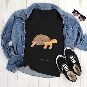 Mr. & Mrs. Panda T-Shirt Schildkröte marschiert - Schwarz - Geschenk, Schildkröten, Sprüche, T (1-tlg)