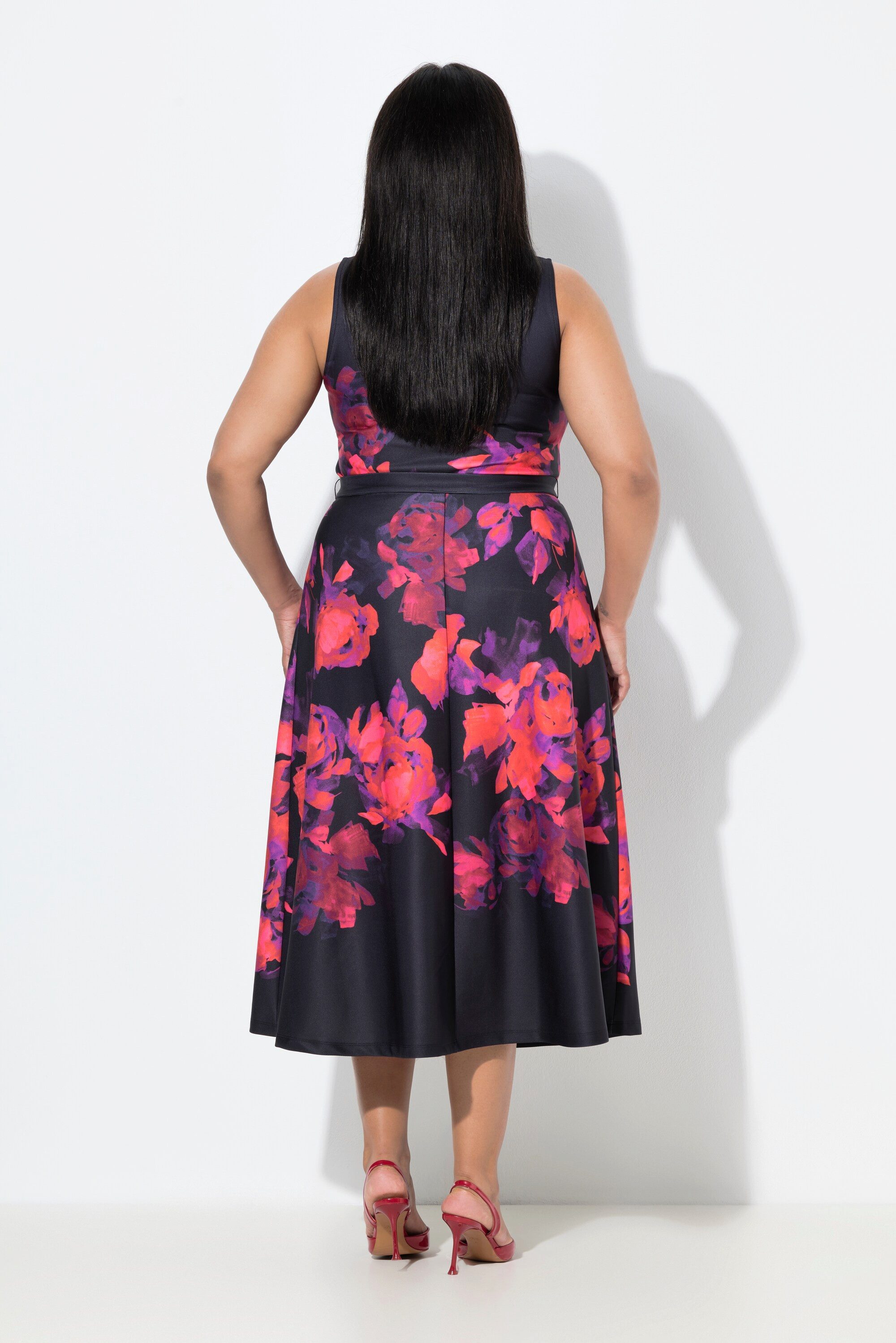 Ulla Popken Jerseykleid Scuba-Maxikleid A-Linie Blüten Rundhals ärmellos