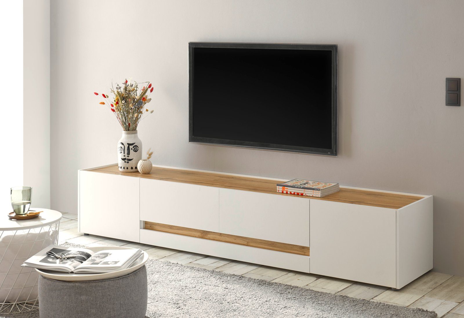Furn.Design Lowboard Center (Großer TV Unterschrank in Weiß und Eiche, Breite 223 cm), mit viel Stauraum