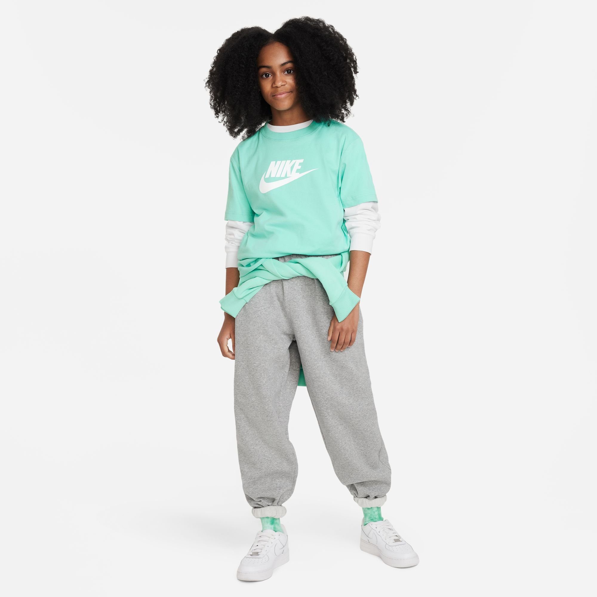 RISE EMERALD Nike T-SHIRT T-Shirt KIDS' BIG Sportswear (GIRLS)
