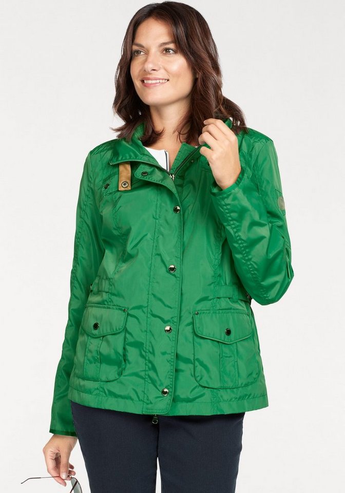 Clarina Cargojacke mit Stehkragen und Kapuze, Taillenweite regulierbar Clarina Cargojacke mit Stehkragen und Kapuze, Taillenweite regulierbar