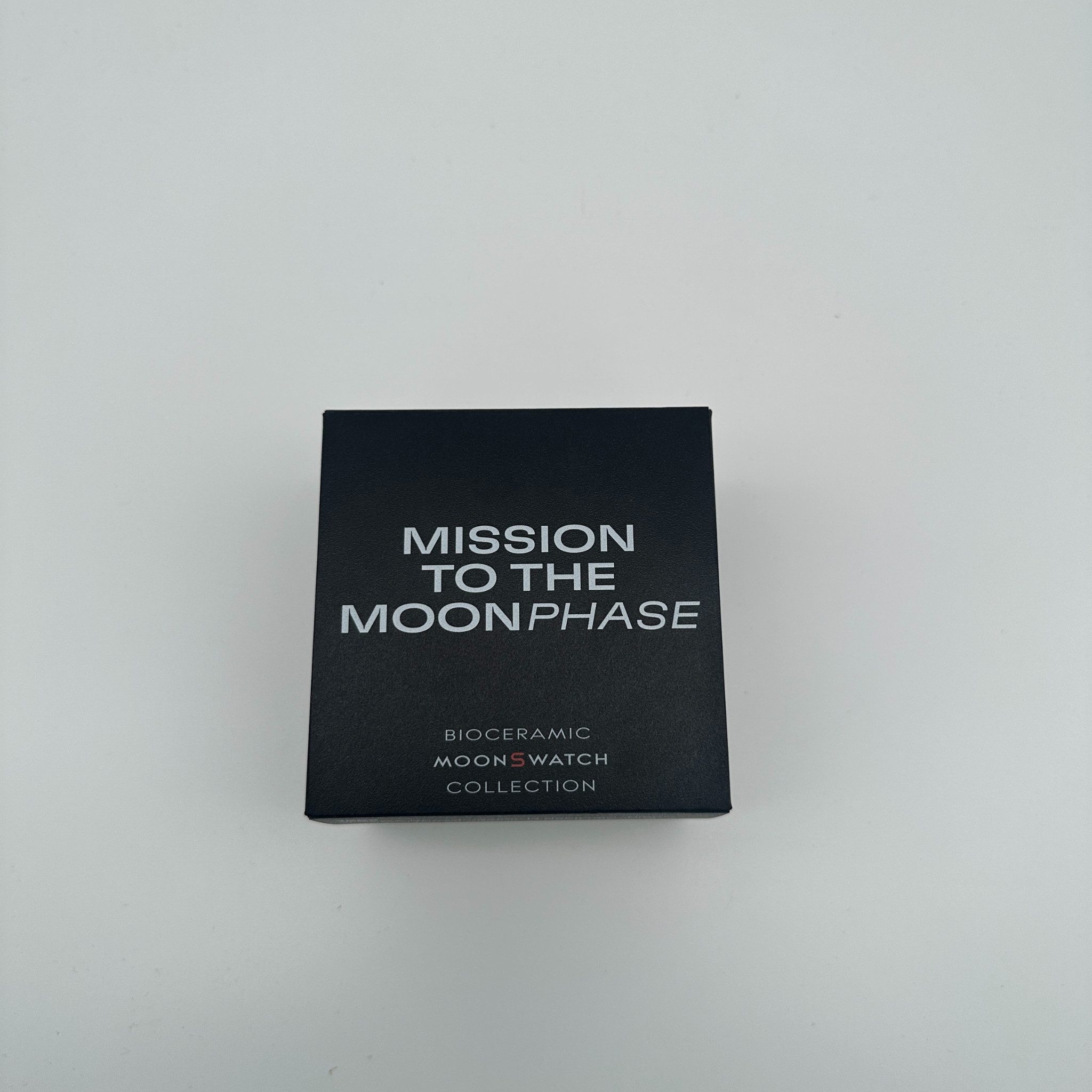 Swatch Chronograph MISSION TO THE MOONPHASE Swatch x Omega - NEW MOON SO33B700 Moonswatch Mission to the Moonphase, Moonswatch Snoopy, Mondphasen Anzeige integriert, Snoopy Moonswatch