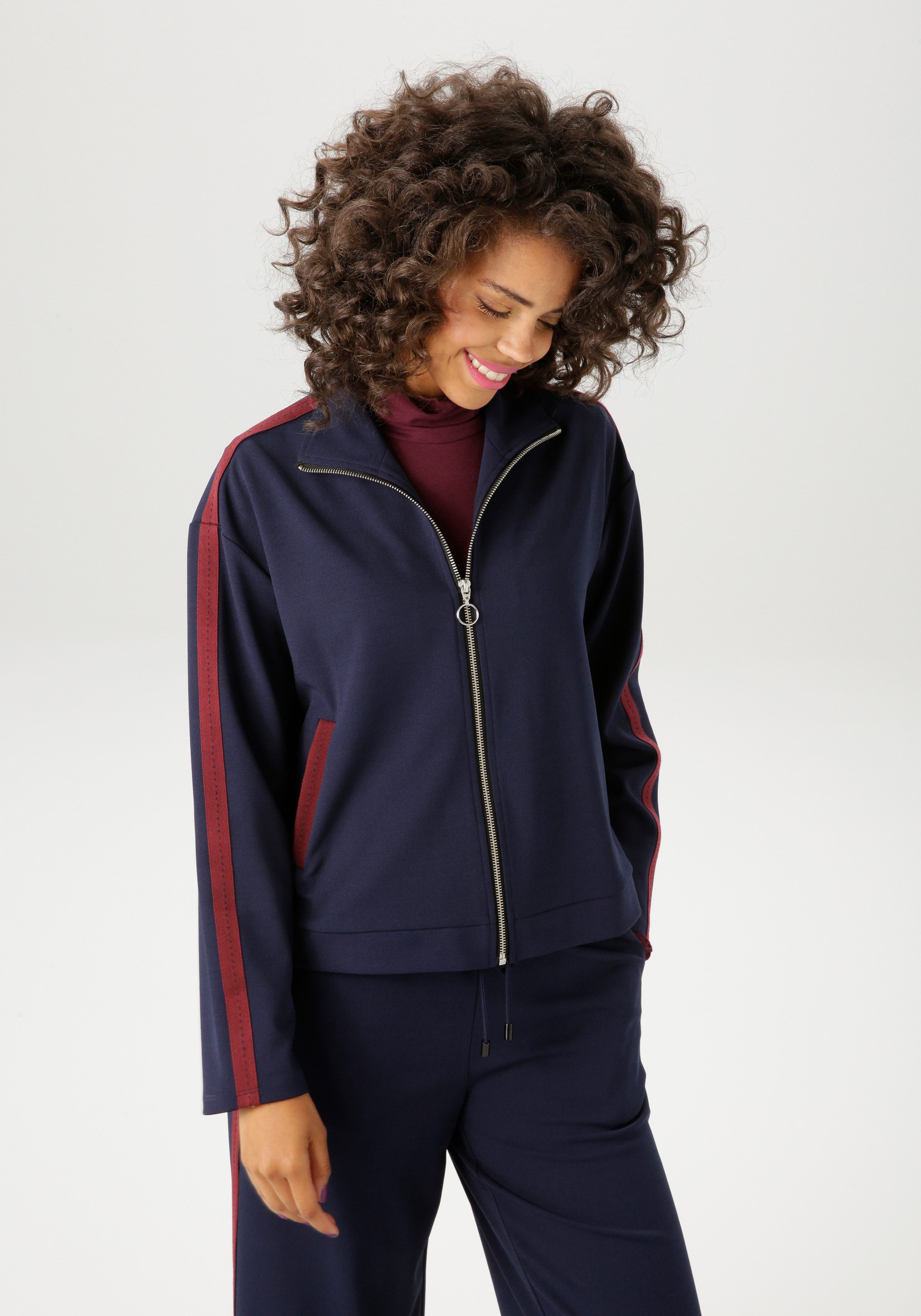 Aniston CASUAL Kurzjacke mit Tapes an den Eingrifftaschen und langen Ärmeln günstig online kaufen